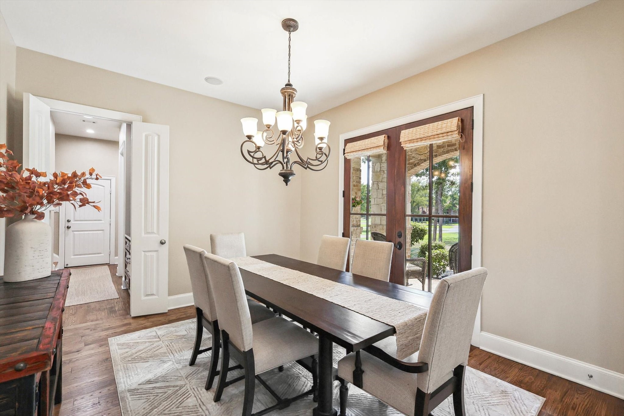 300 Whispering Oaks Drive