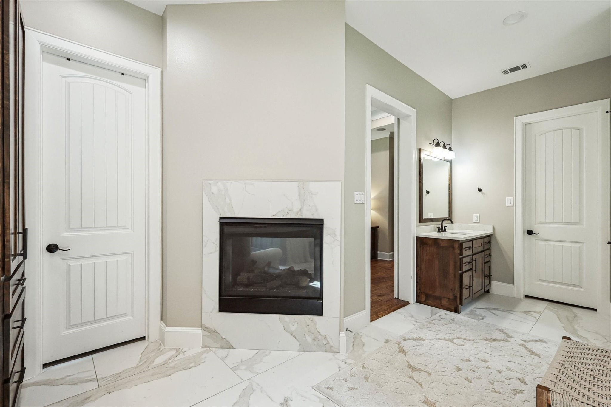 300 Whispering Oaks Drive