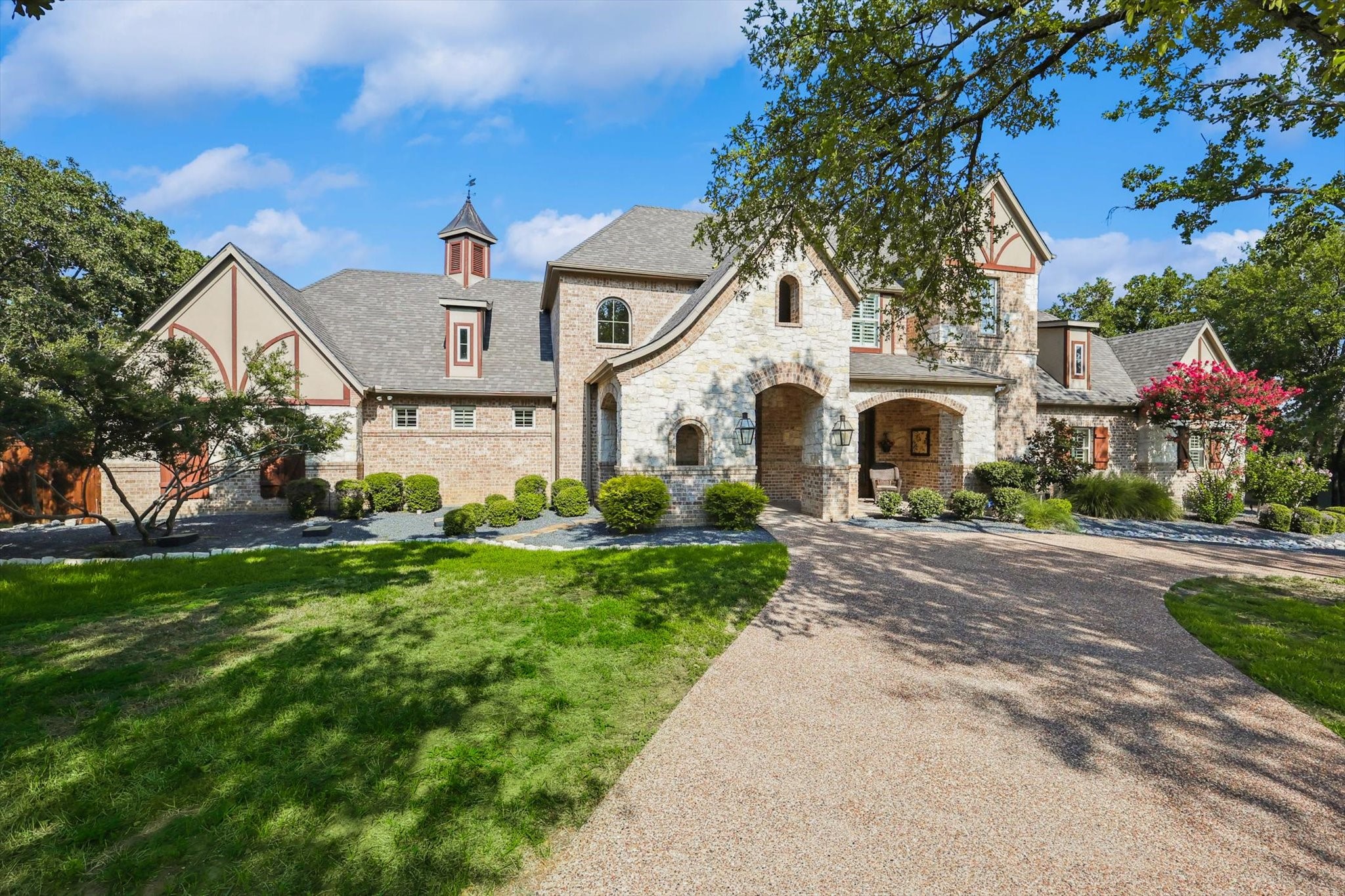 300 Whispering Oaks Drive