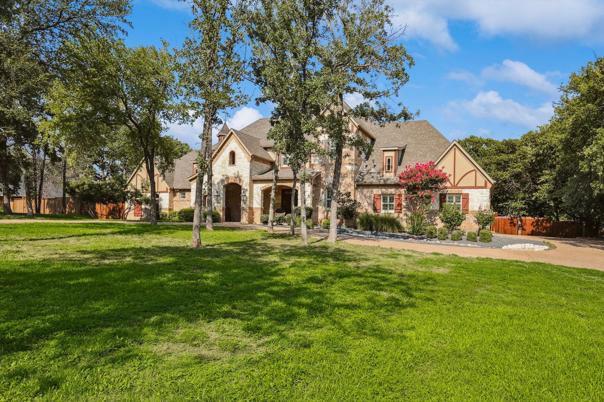 300 Whispering Oaks Drive