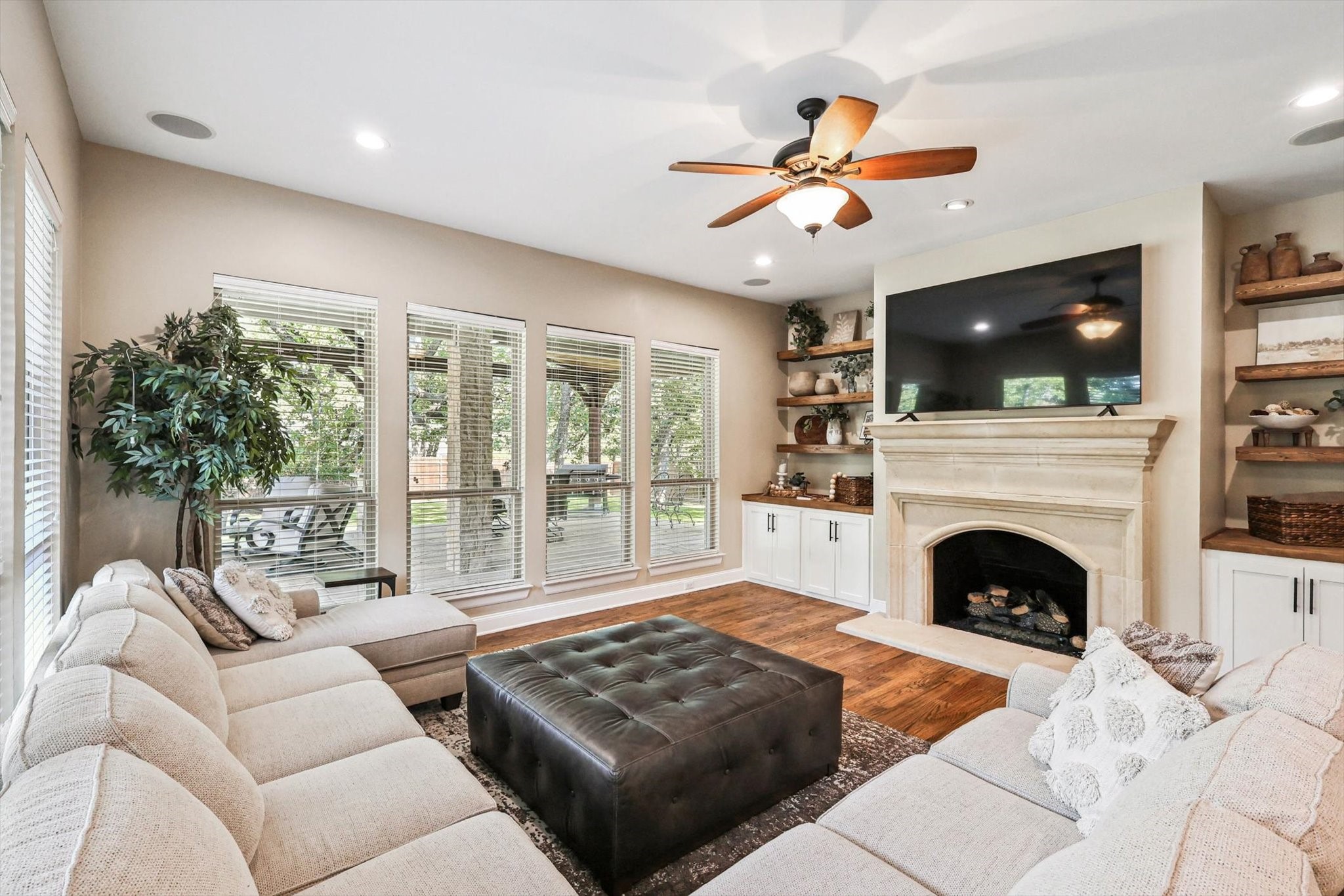 300 Whispering Oaks Drive