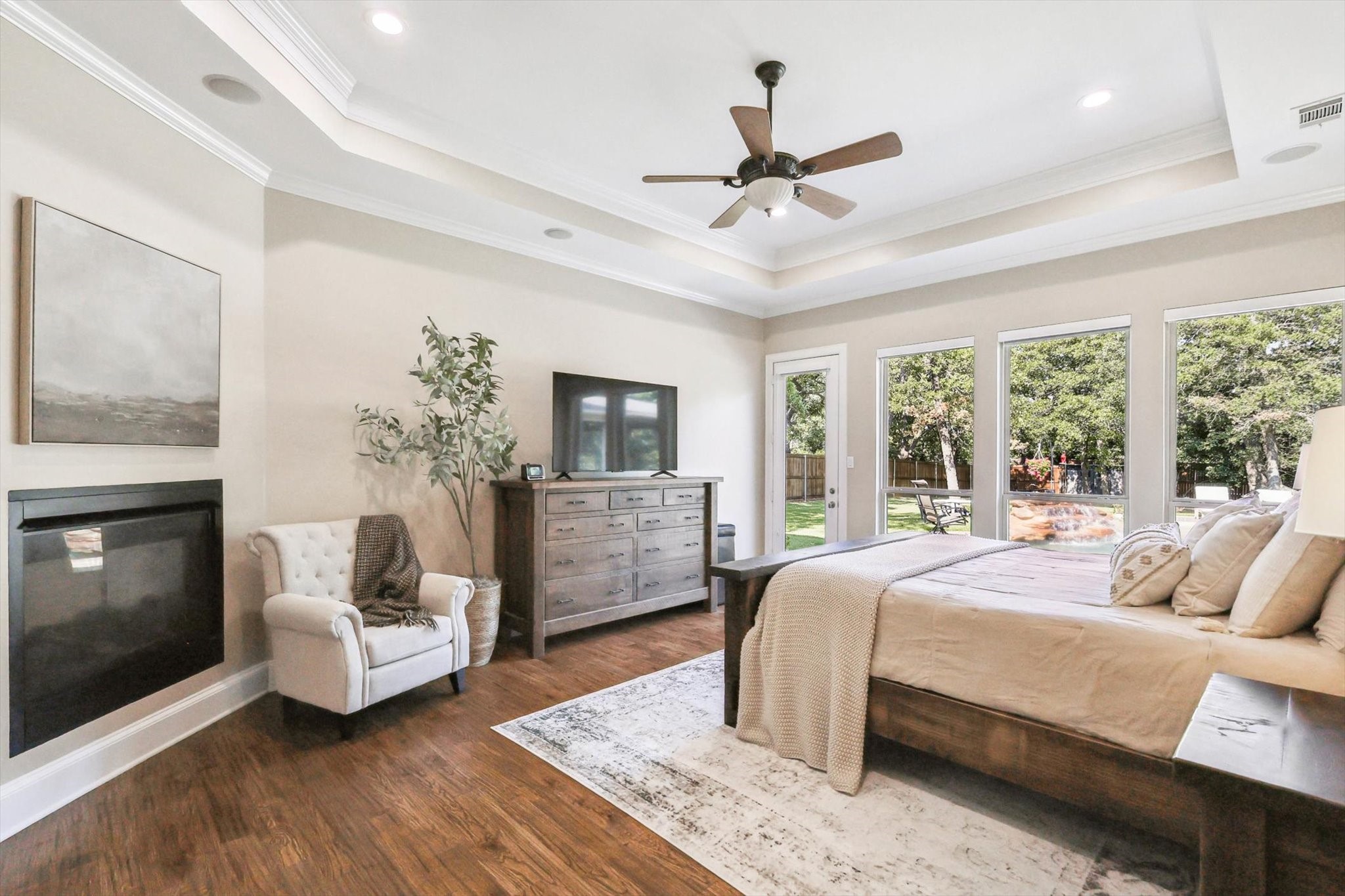 300 Whispering Oaks Drive