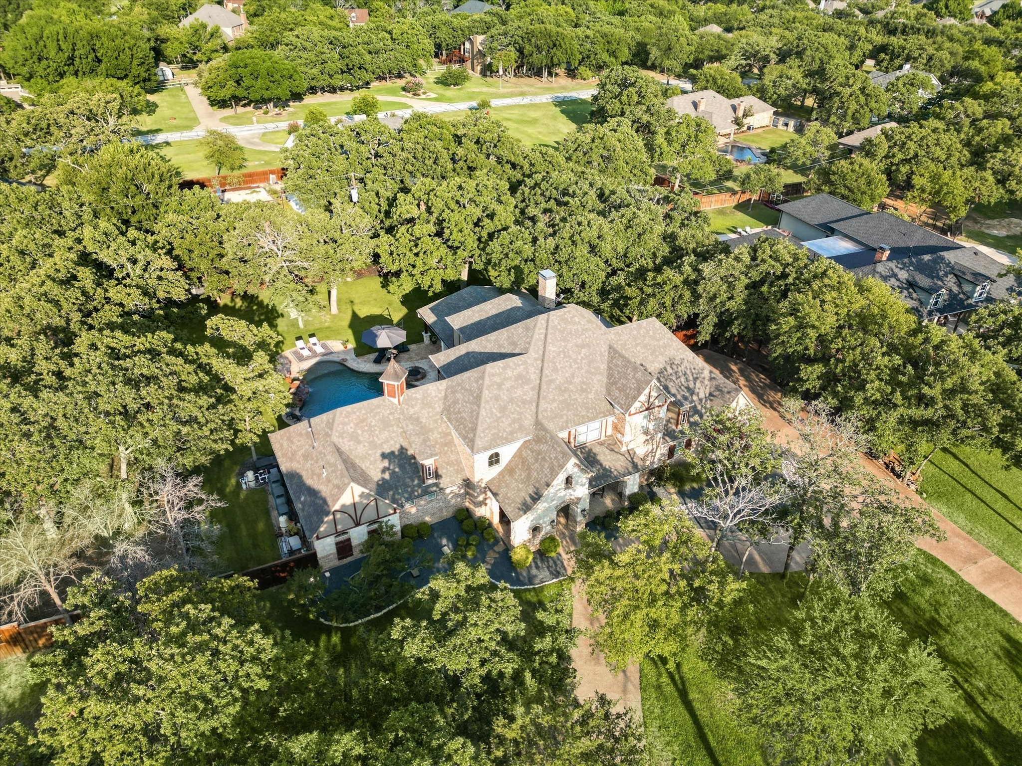 300 Whispering Oaks Drive