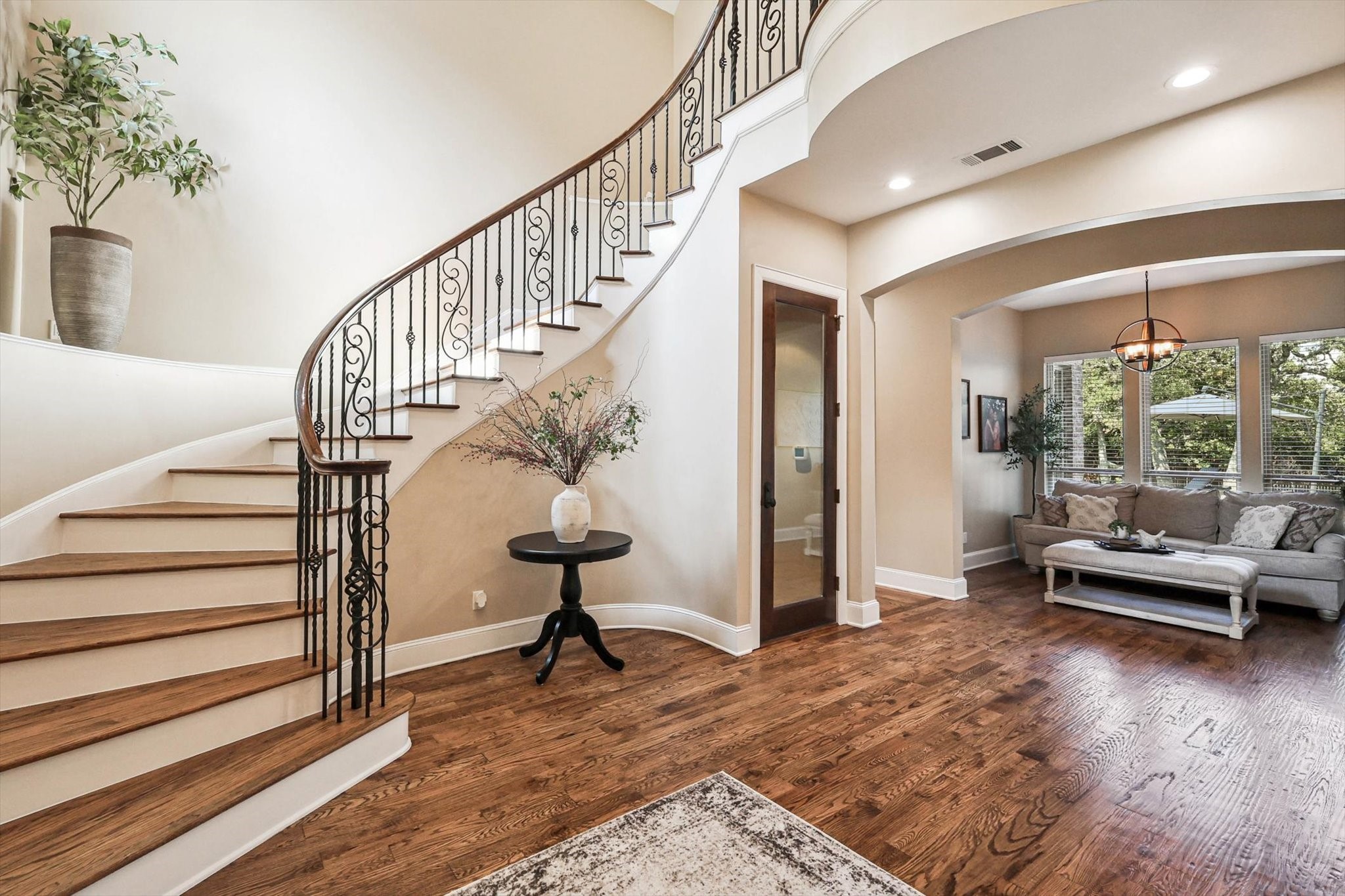 300 Whispering Oaks Drive