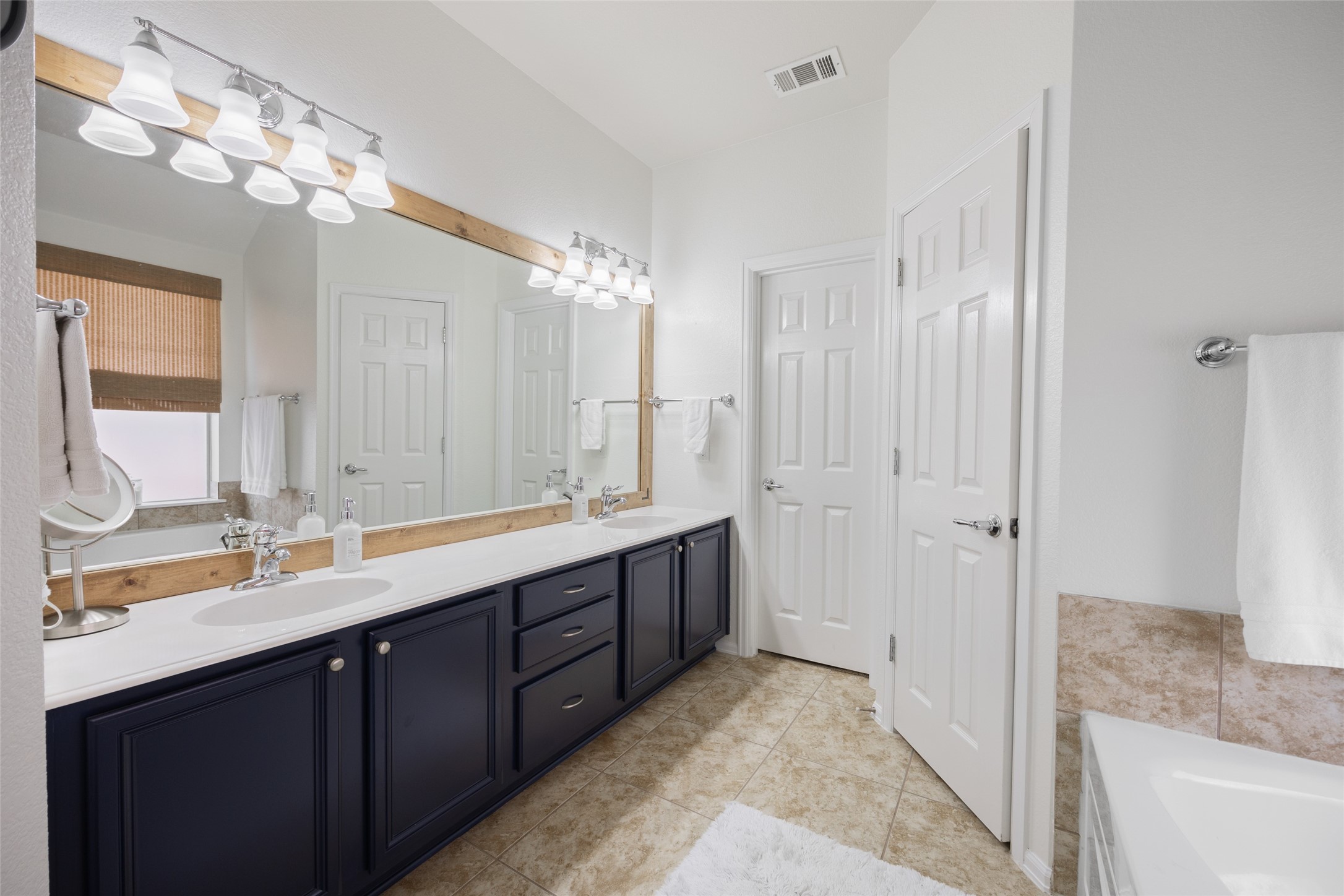 4569 Sheldon Trail