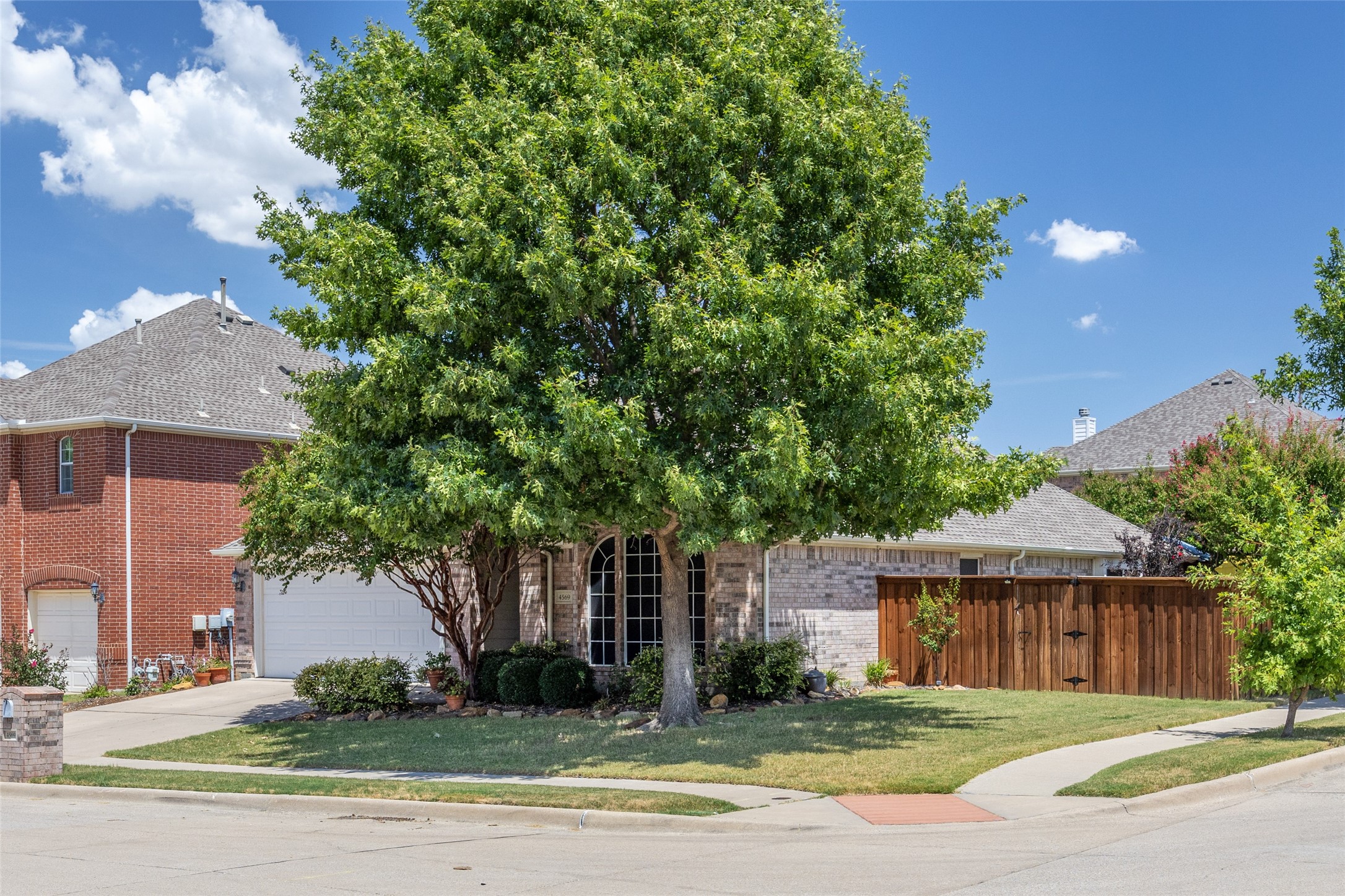 4569 Sheldon Trail