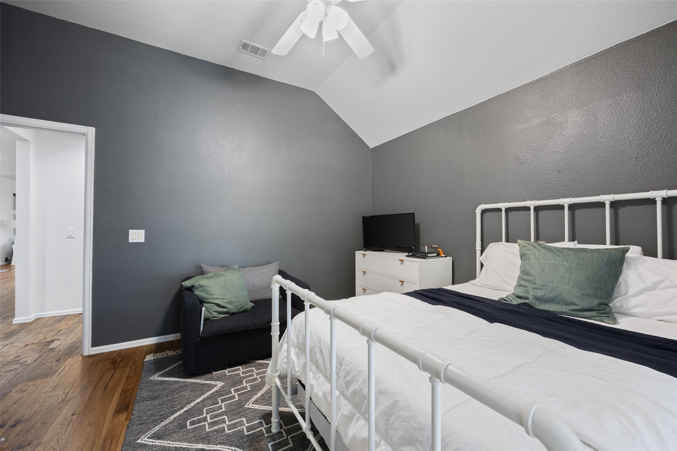 4569 Sheldon Trail