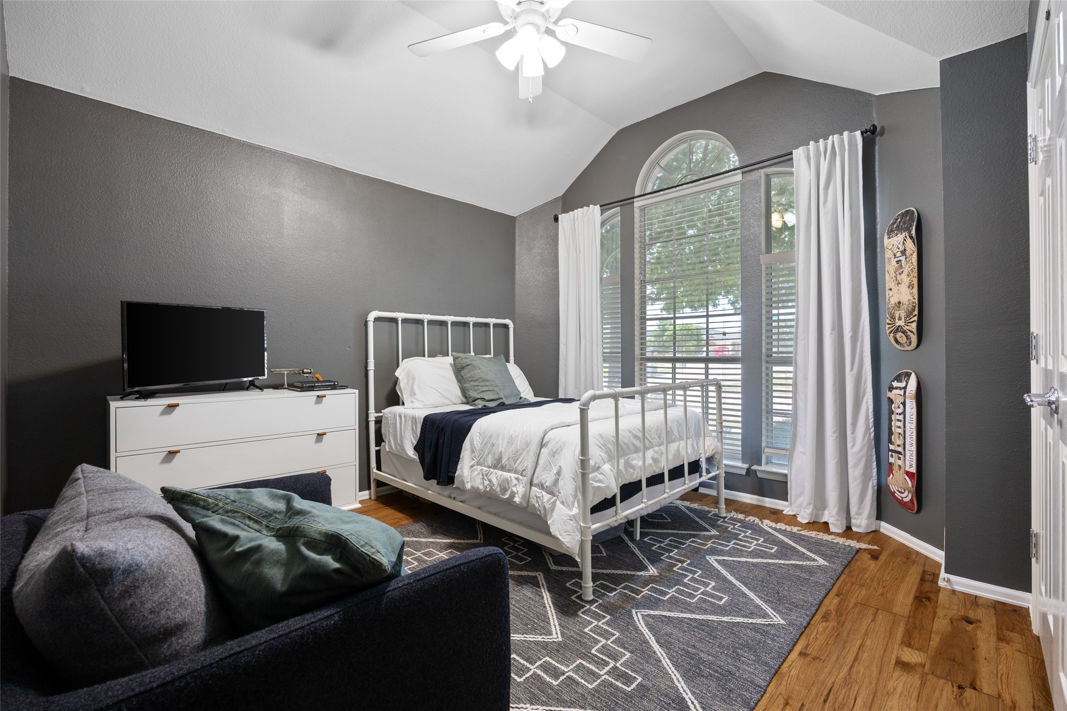 4569 Sheldon Trail