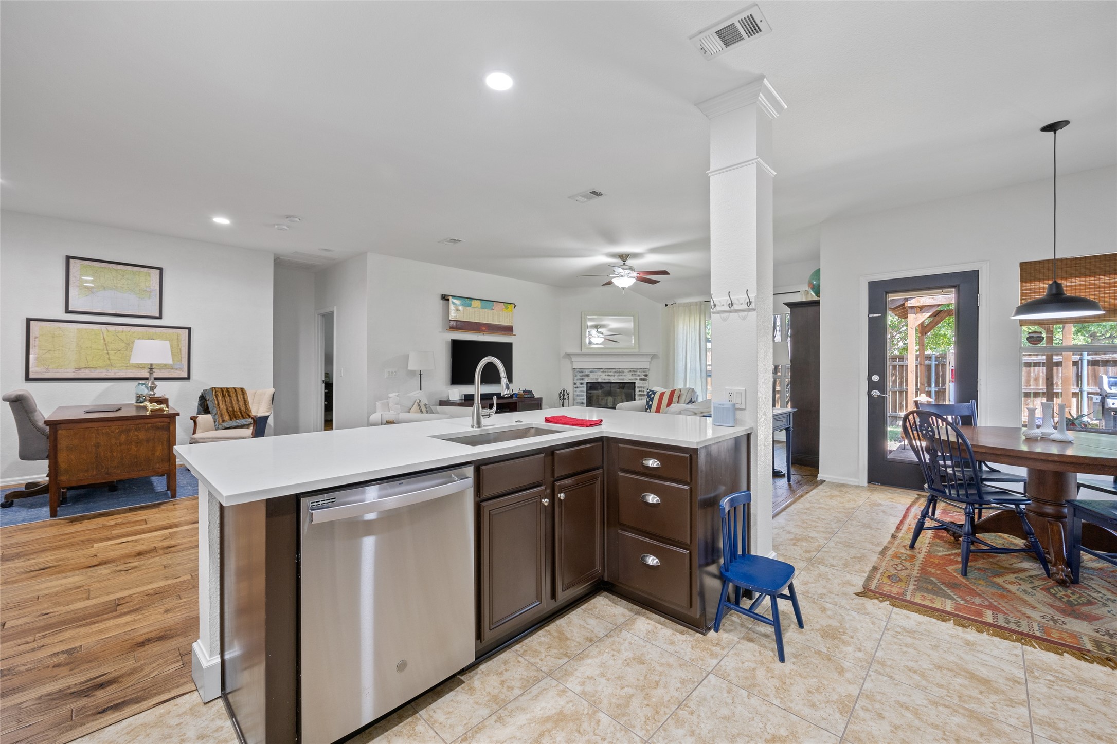 4569 Sheldon Trail