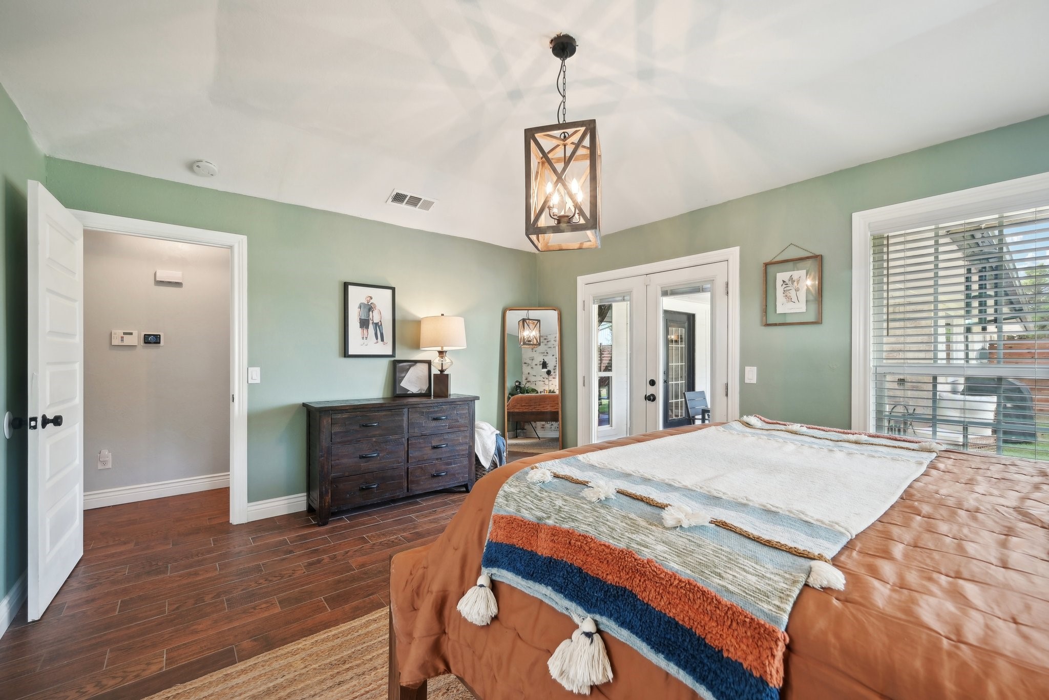 1003 Meadow Lane