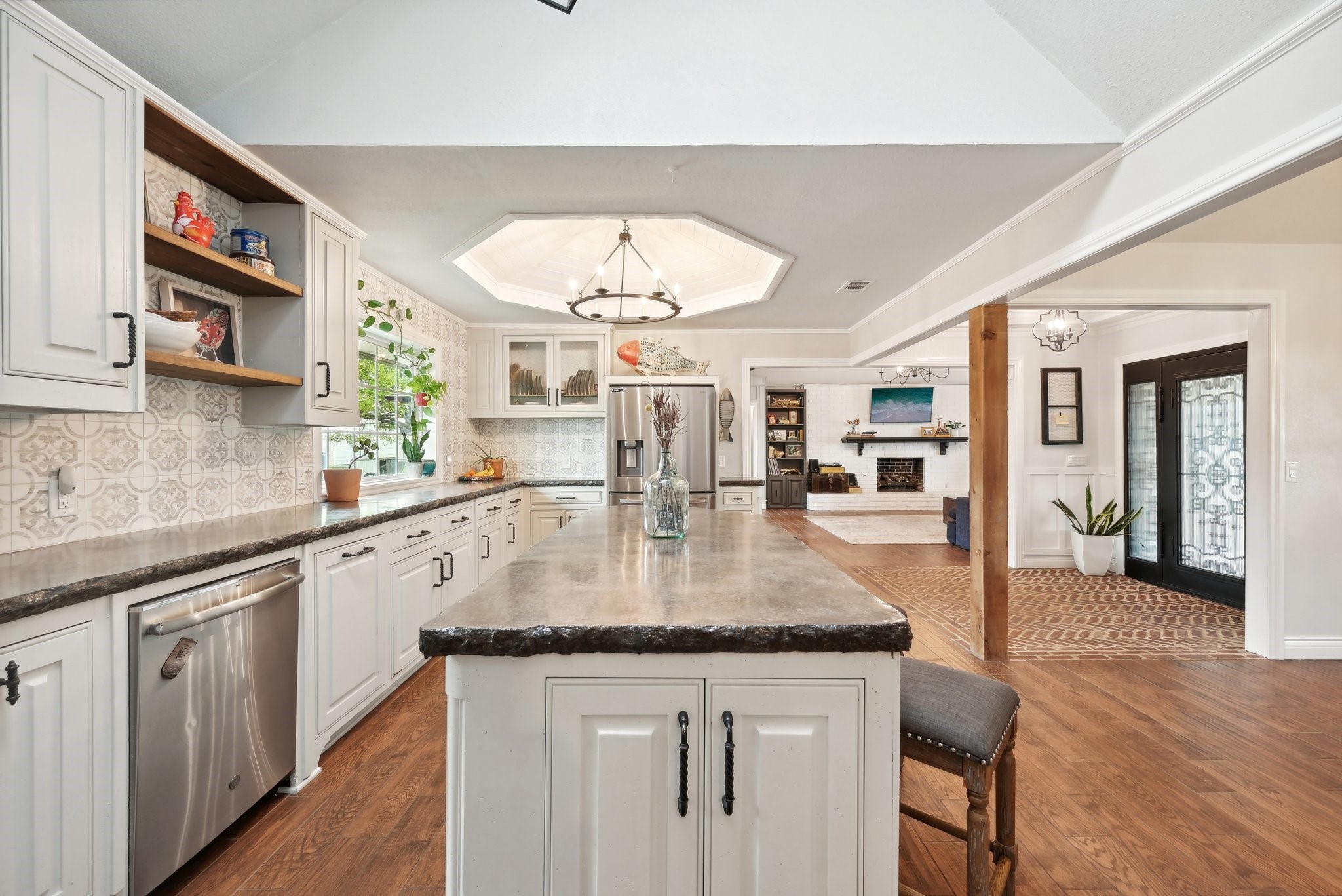 1003 Meadow Lane