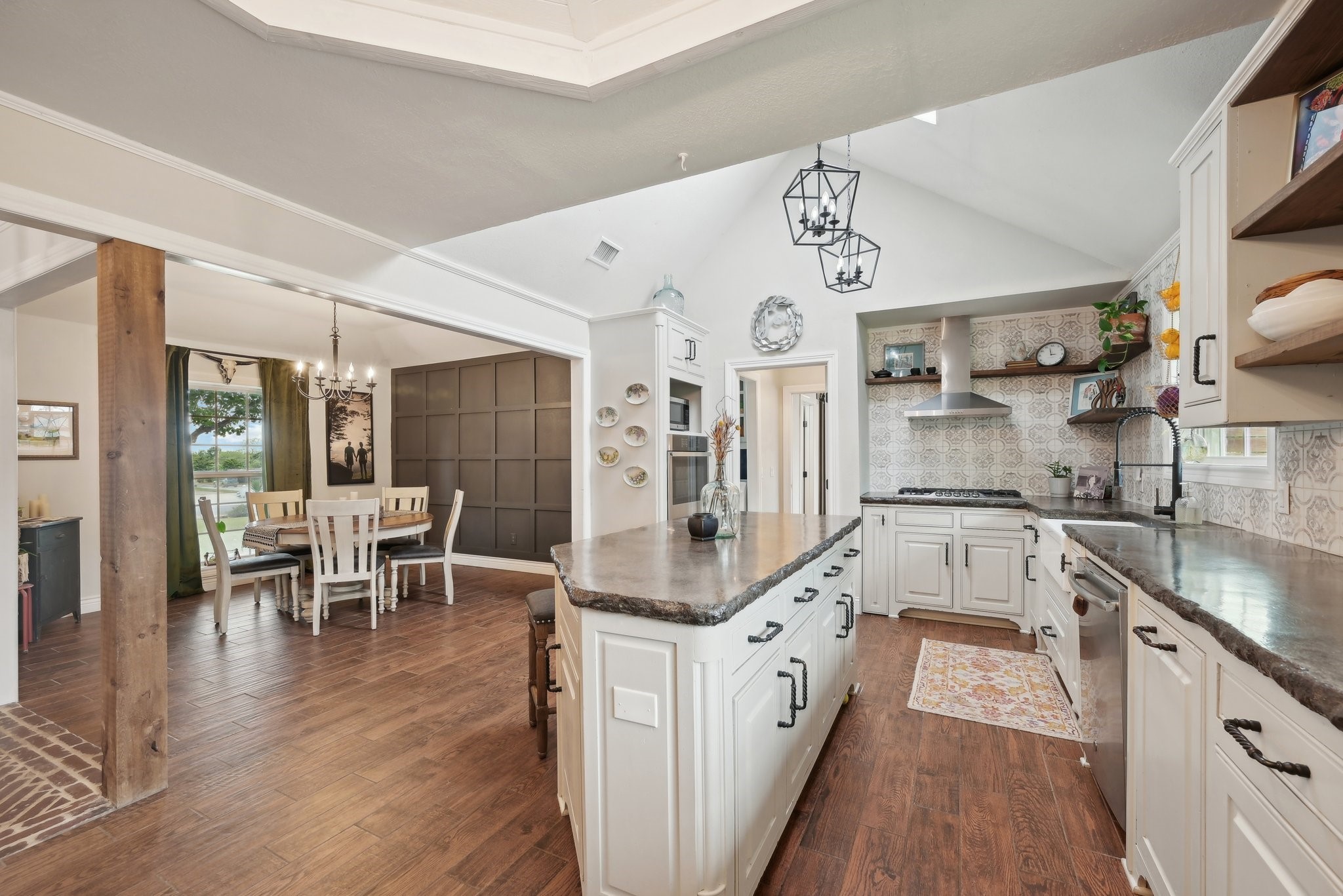 1003 Meadow Lane