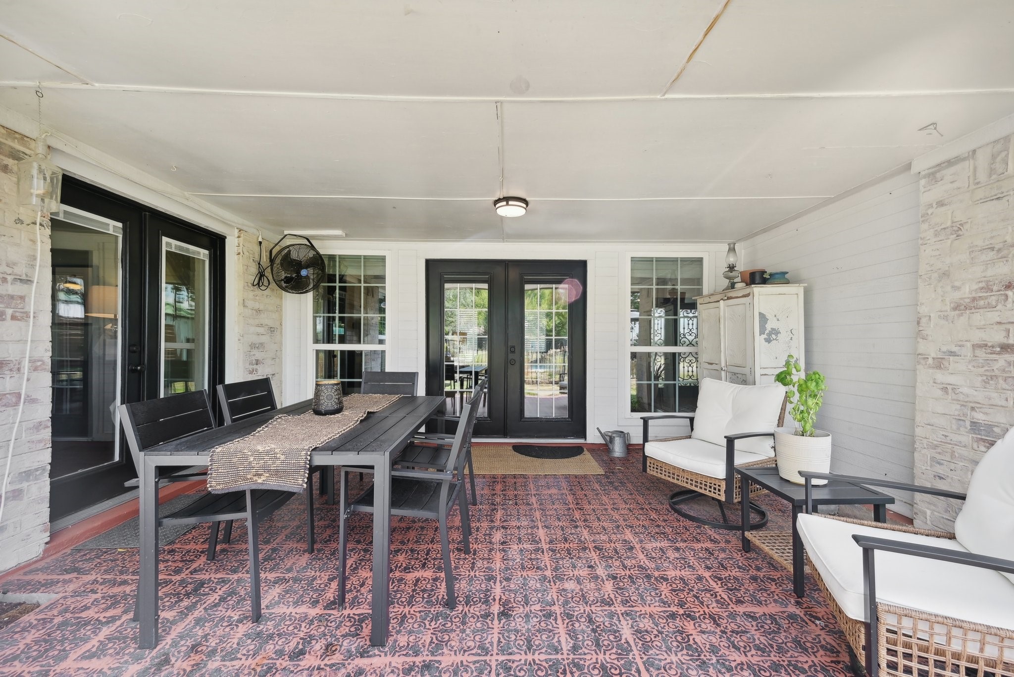 1003 Meadow Lane