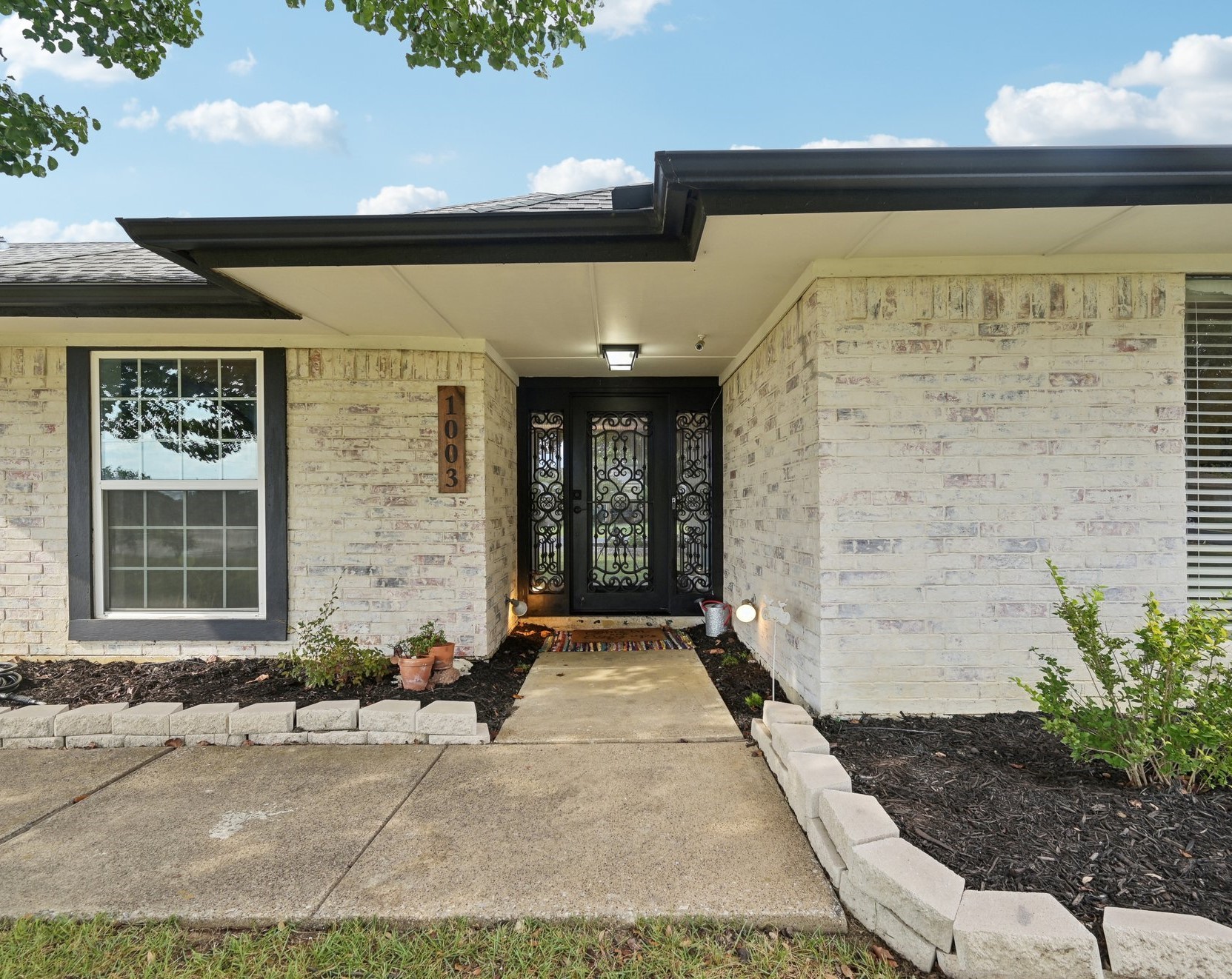 1003 Meadow Lane