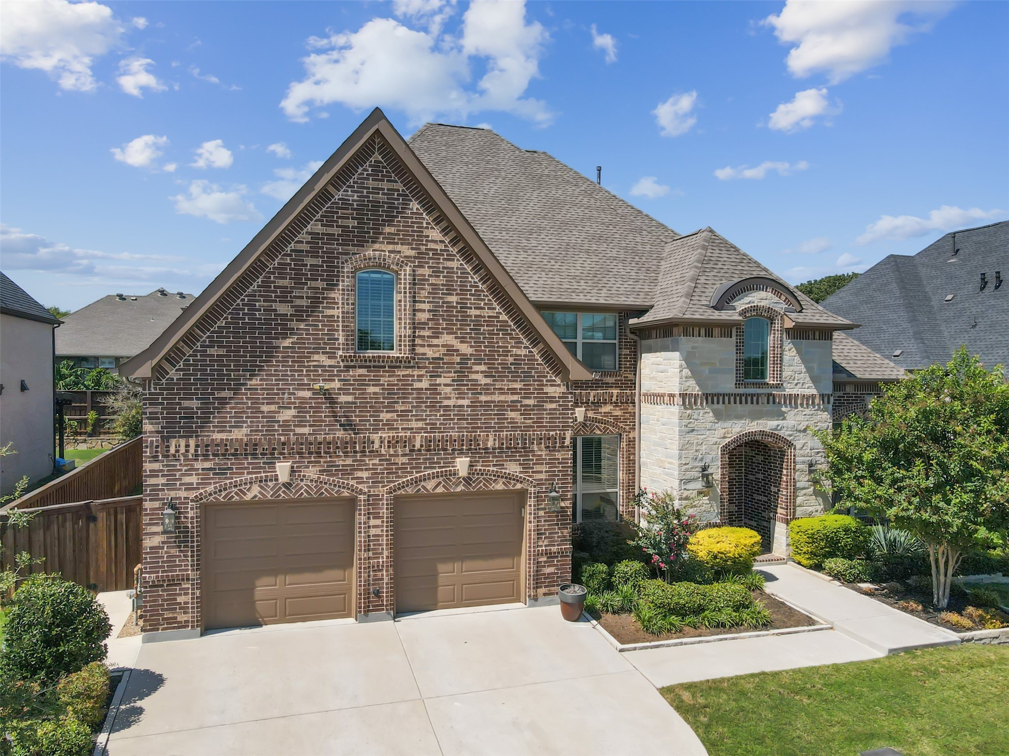 1409 E Kings Lake Drive