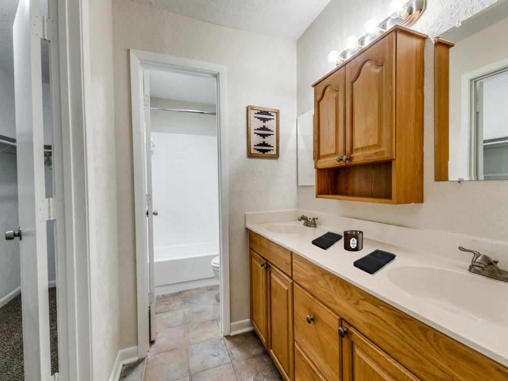 6646 E Lovers Lane 603