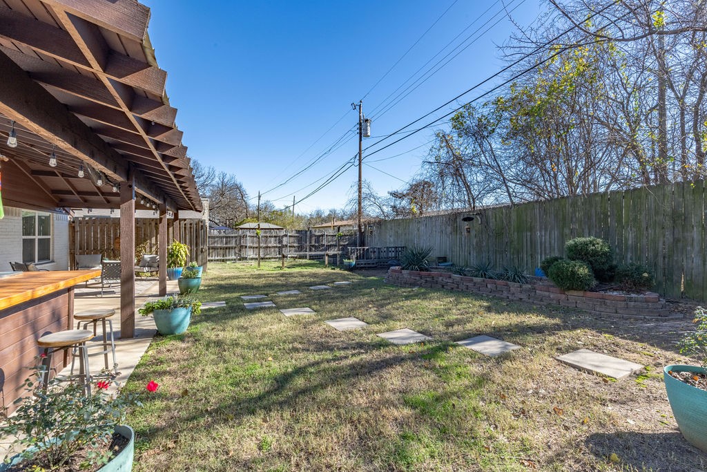 1225 Mockingbird Drive