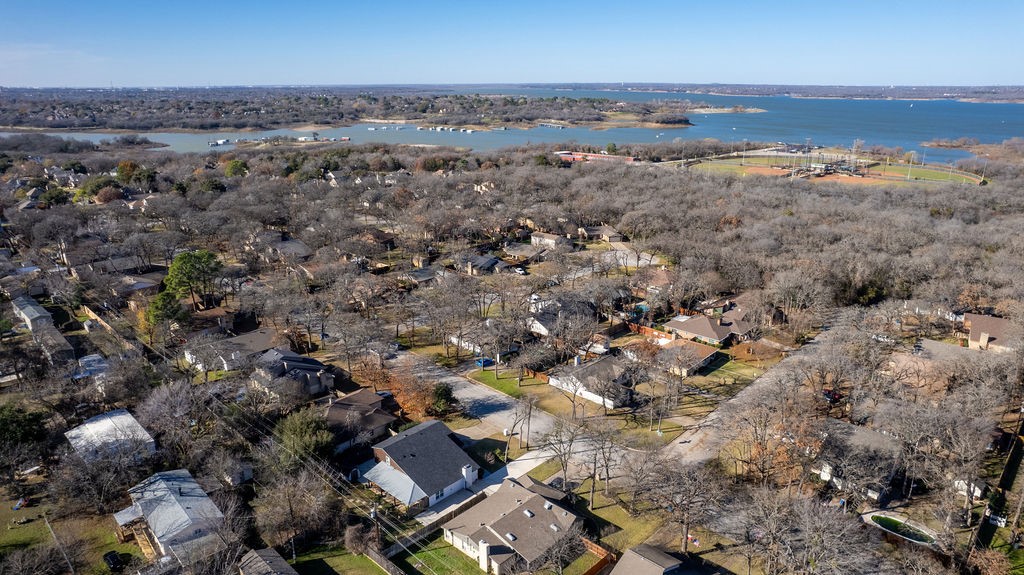 1225 Mockingbird Drive