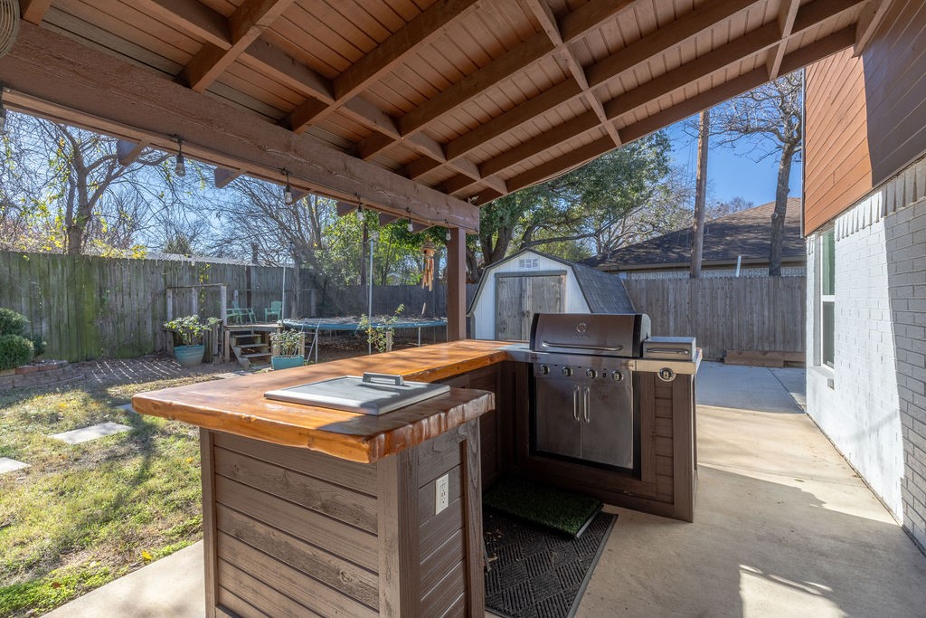 1225 Mockingbird Drive