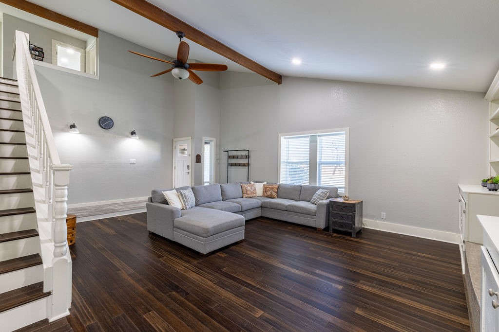 1225 Mockingbird Drive
