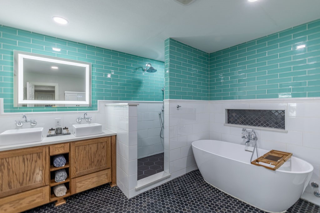 1225 Mockingbird Drive