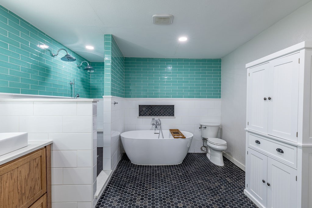 1225 Mockingbird Drive