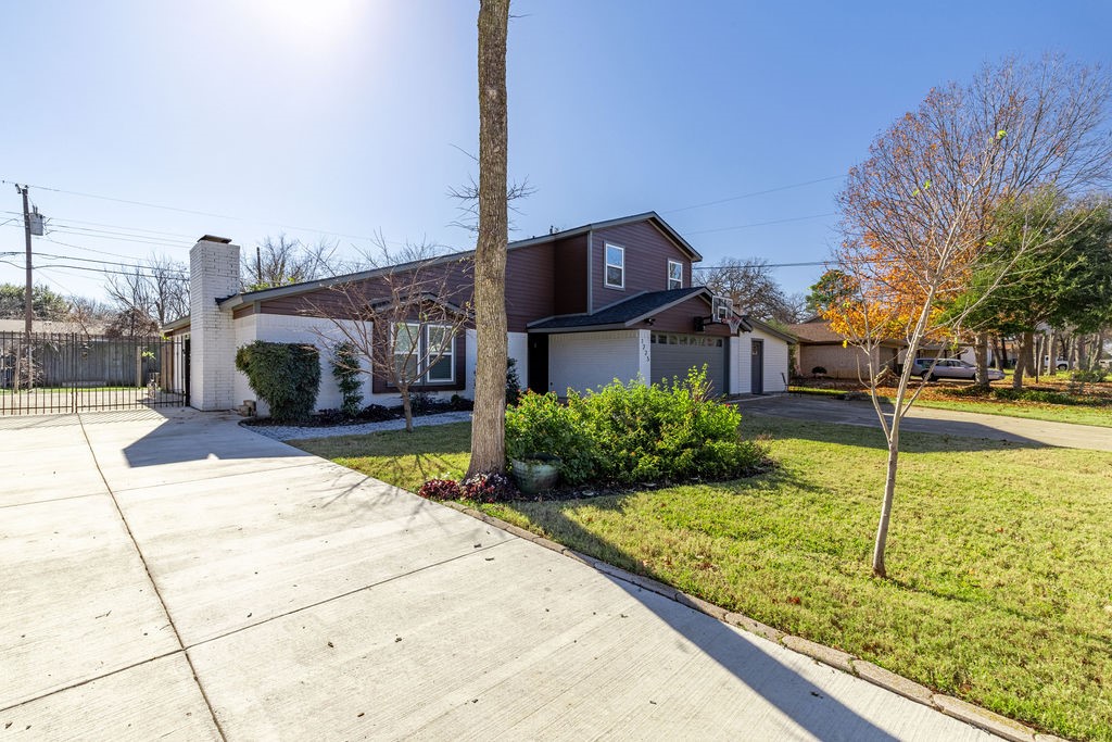 1225 Mockingbird Drive