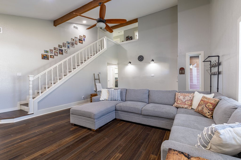 1225 Mockingbird Drive