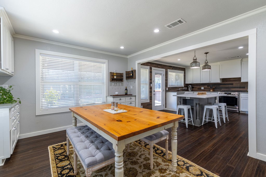 1225 Mockingbird Drive