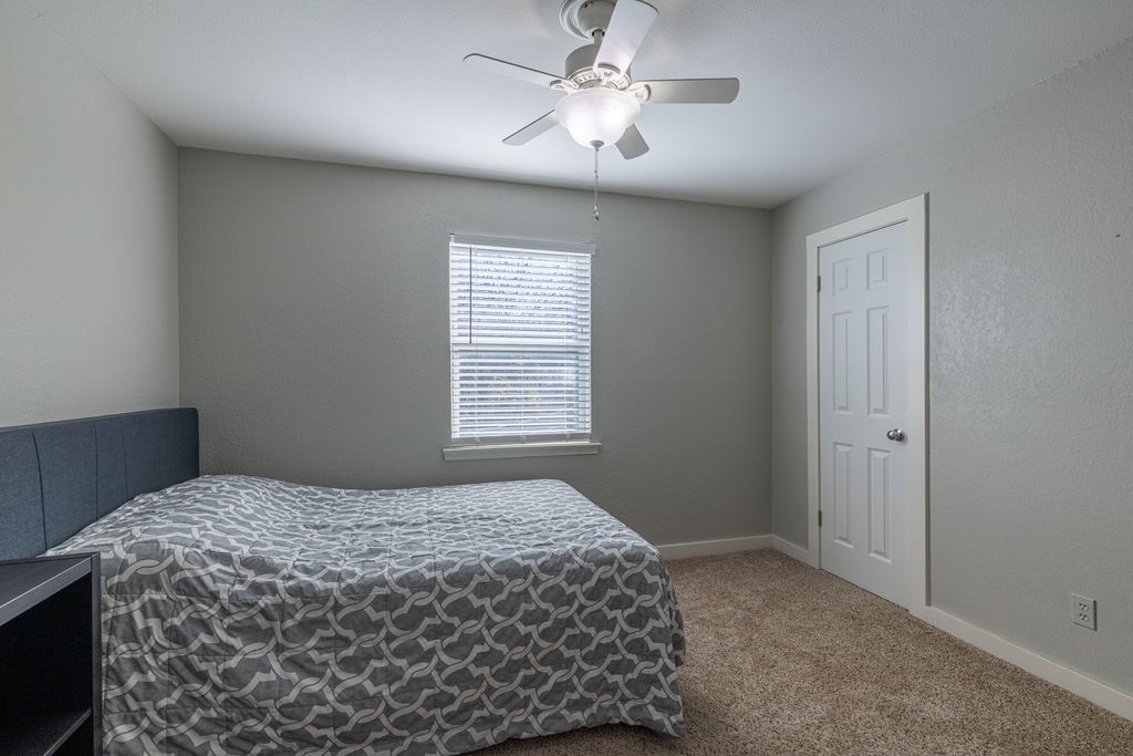 1225 Mockingbird Drive