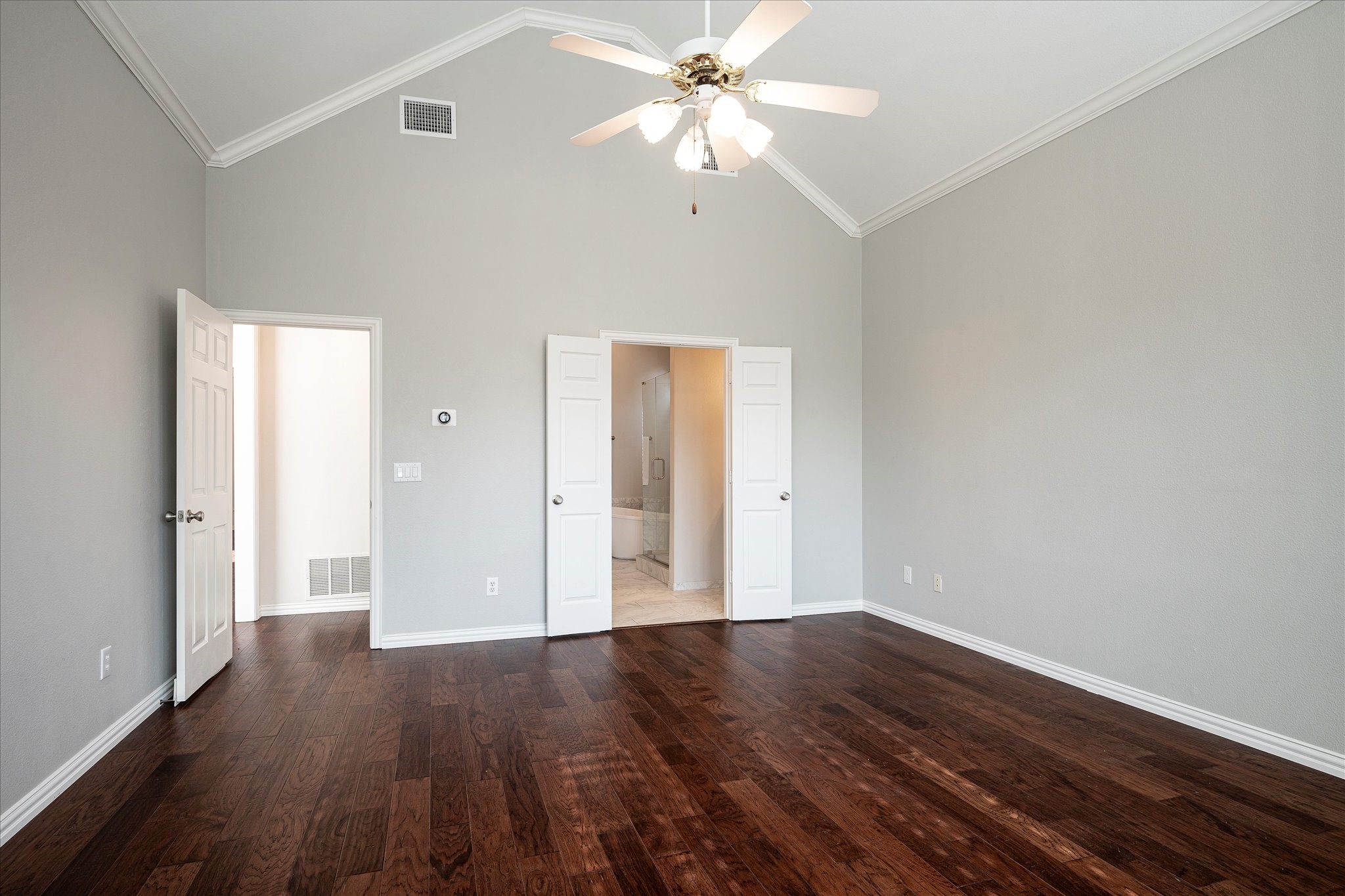1037 Creek Crossing
