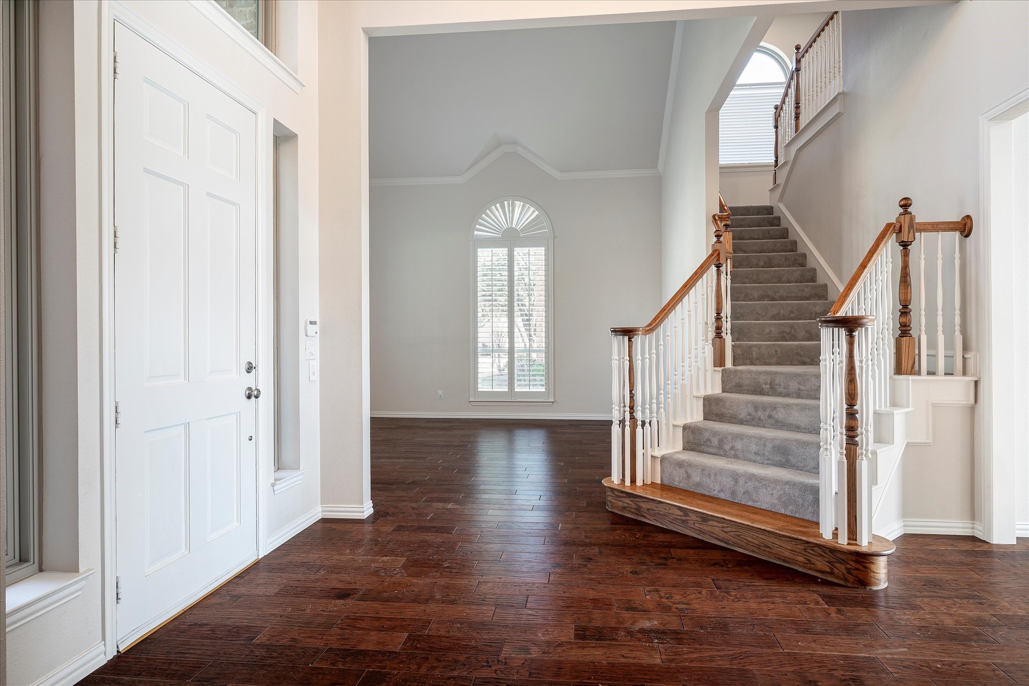 1037 Creek Crossing