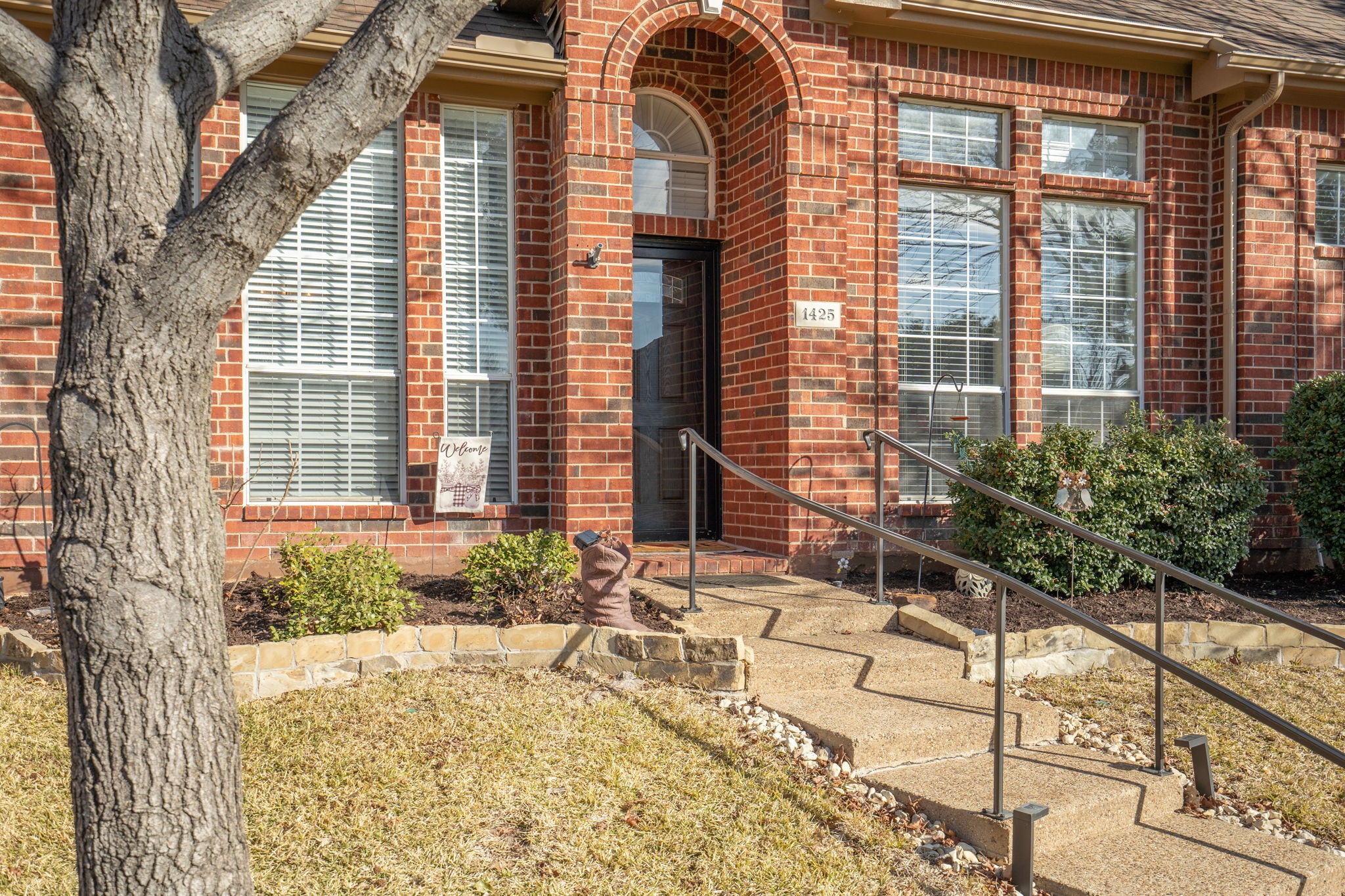 1425 Mayflower Lane