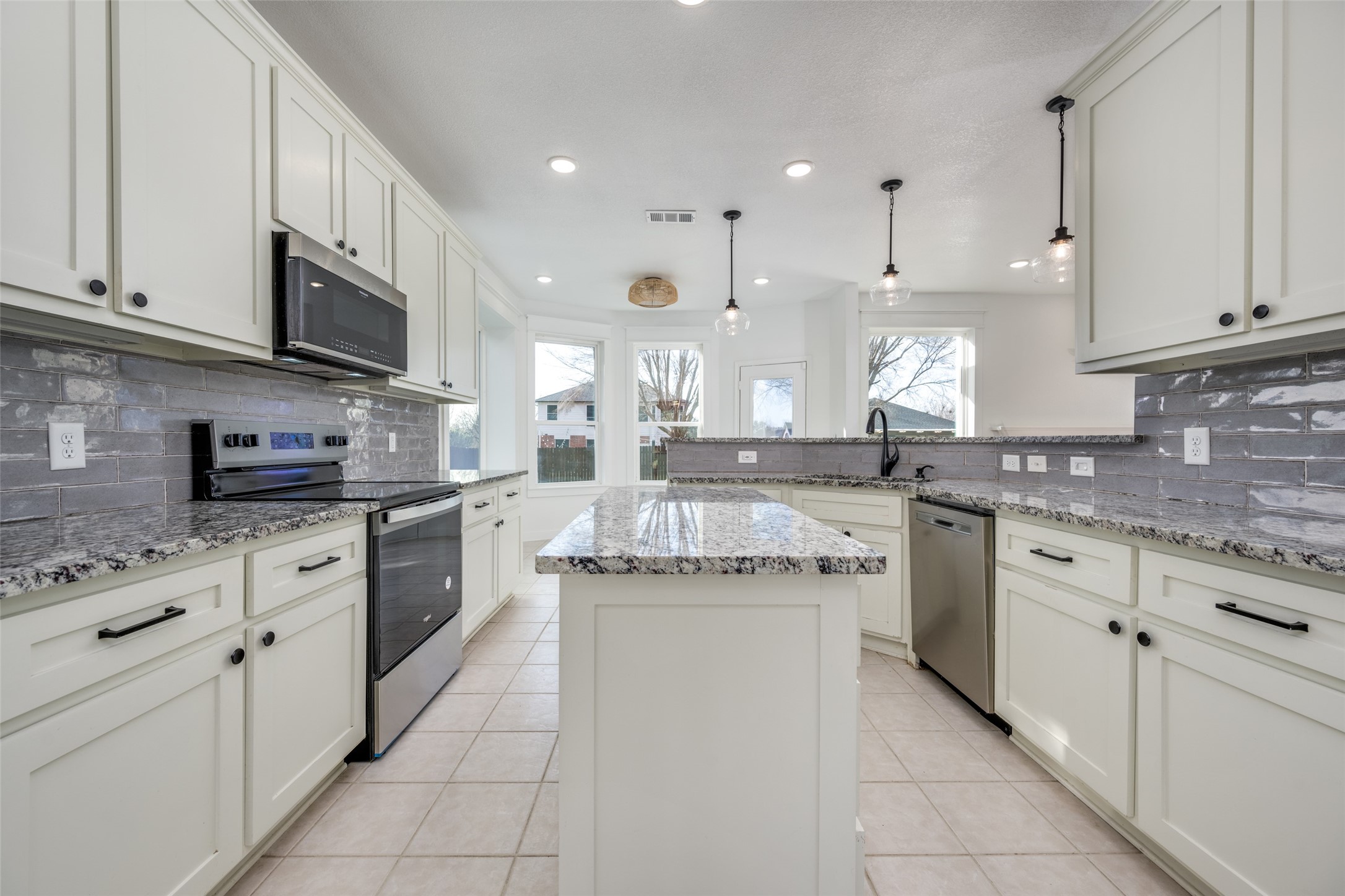 3208 Como Lake Road