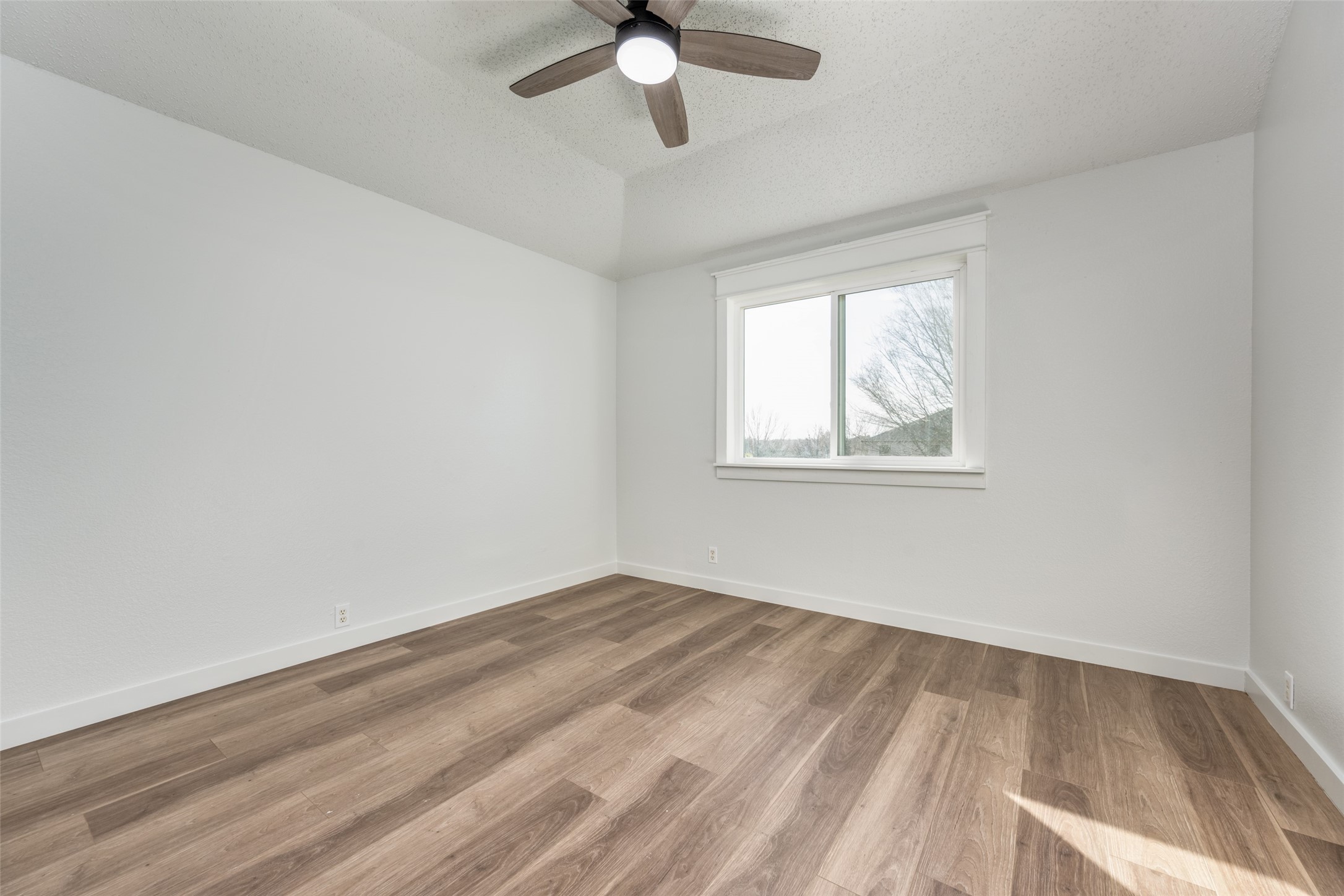 3208 Como Lake Road