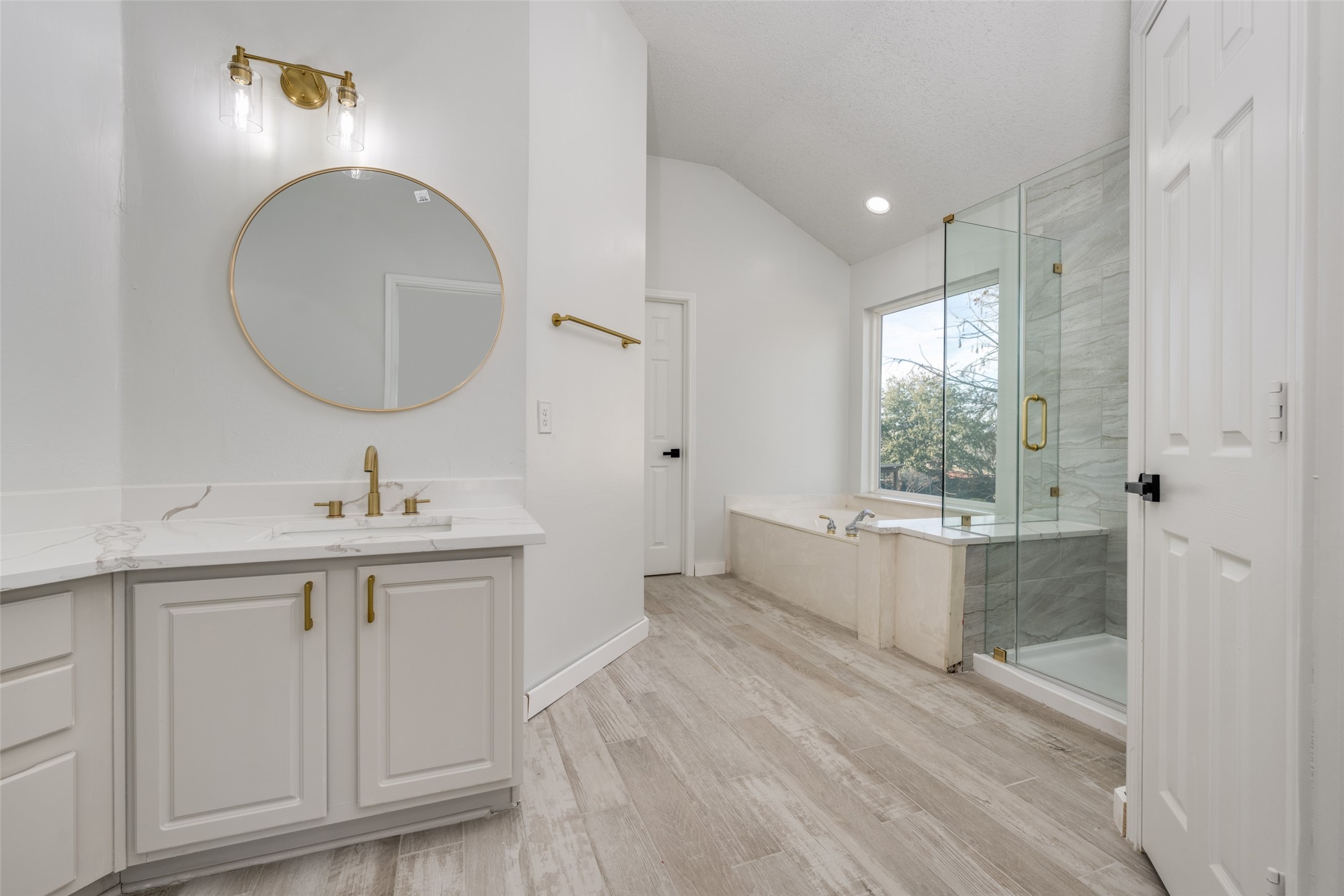 3208 Como Lake Road