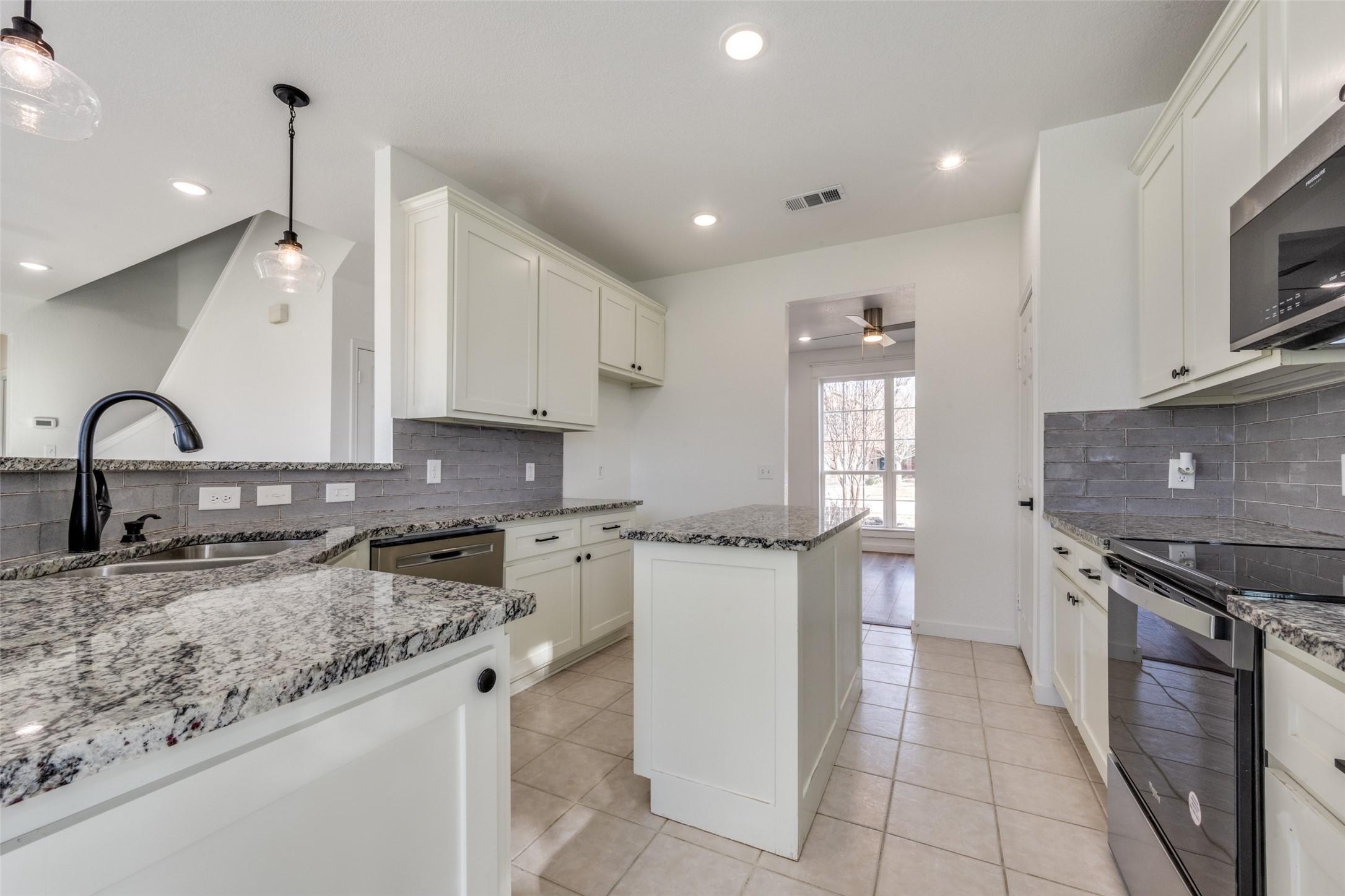 3208 Como Lake Road