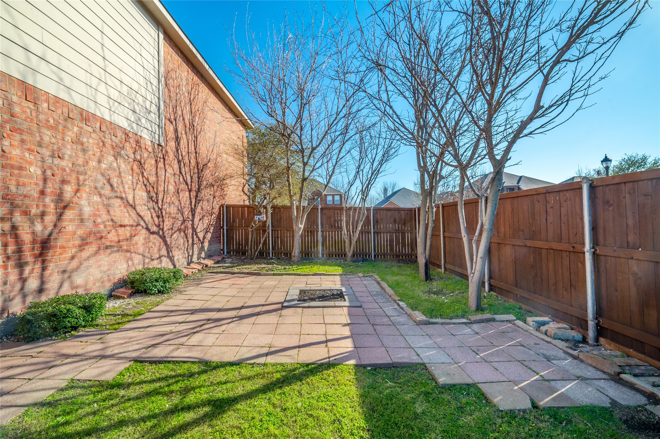 1533 Sleepy Hollow Drive