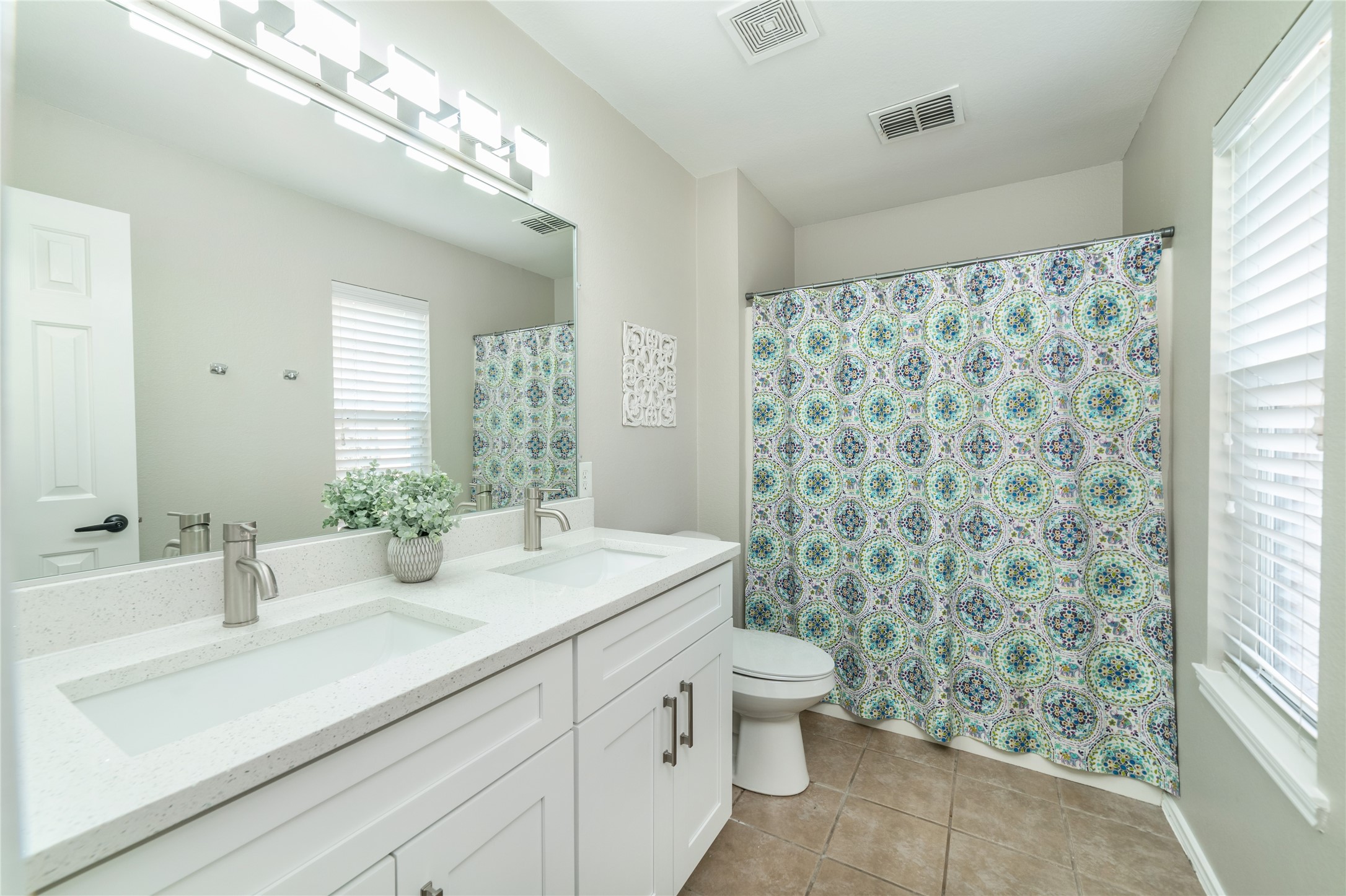 1533 Sleepy Hollow Drive