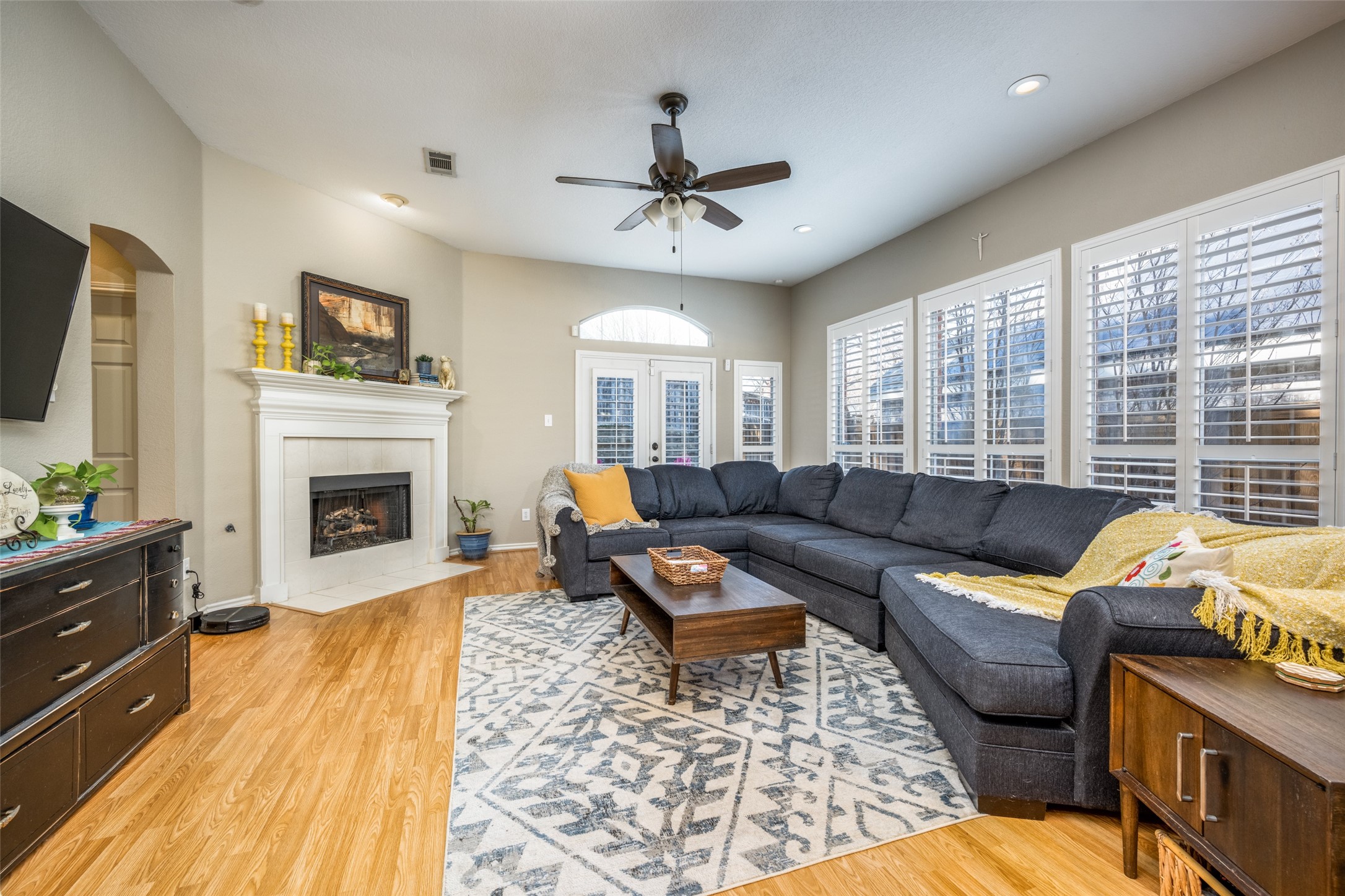 1605 Shadow Crest Drive