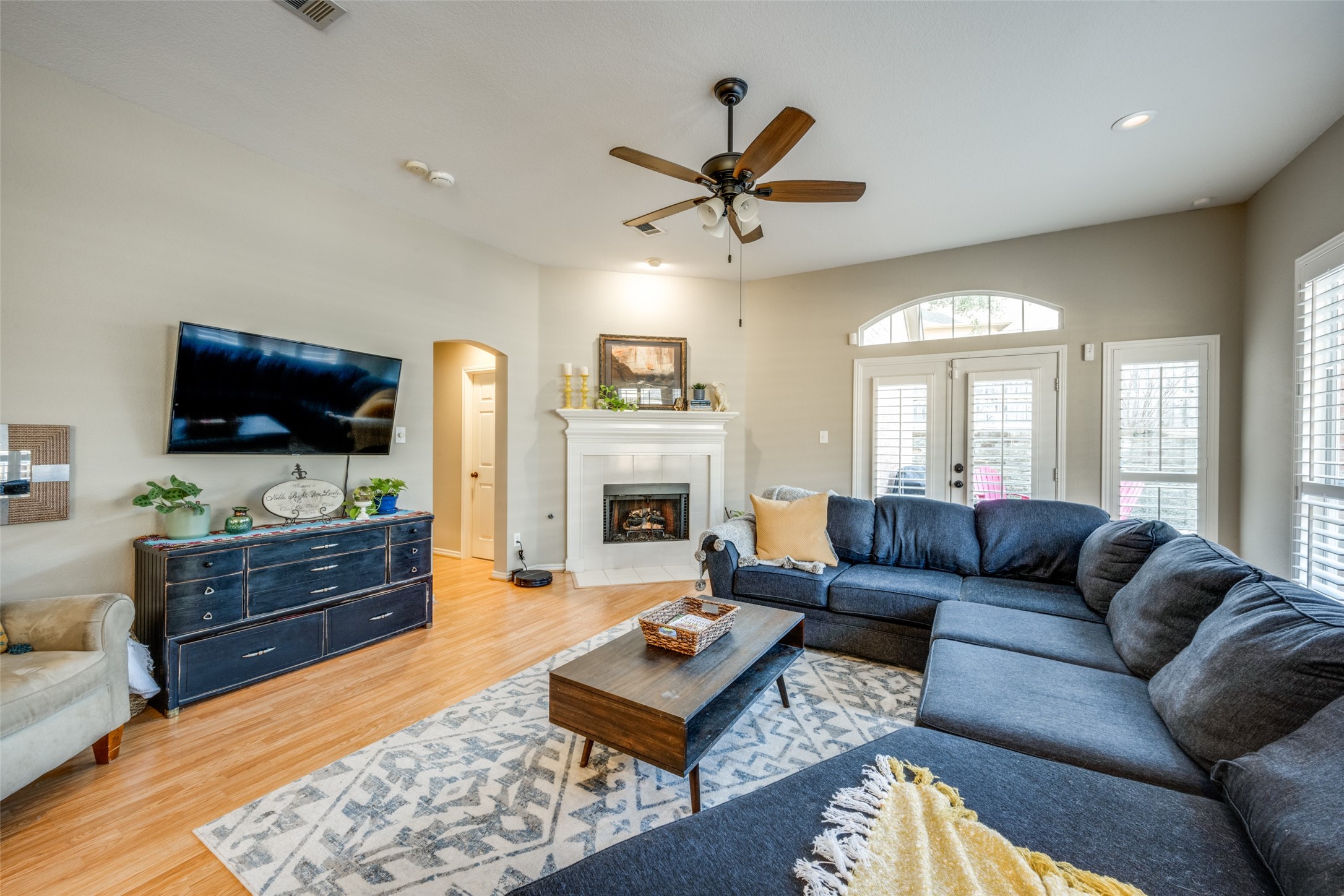 1605 Shadow Crest Drive