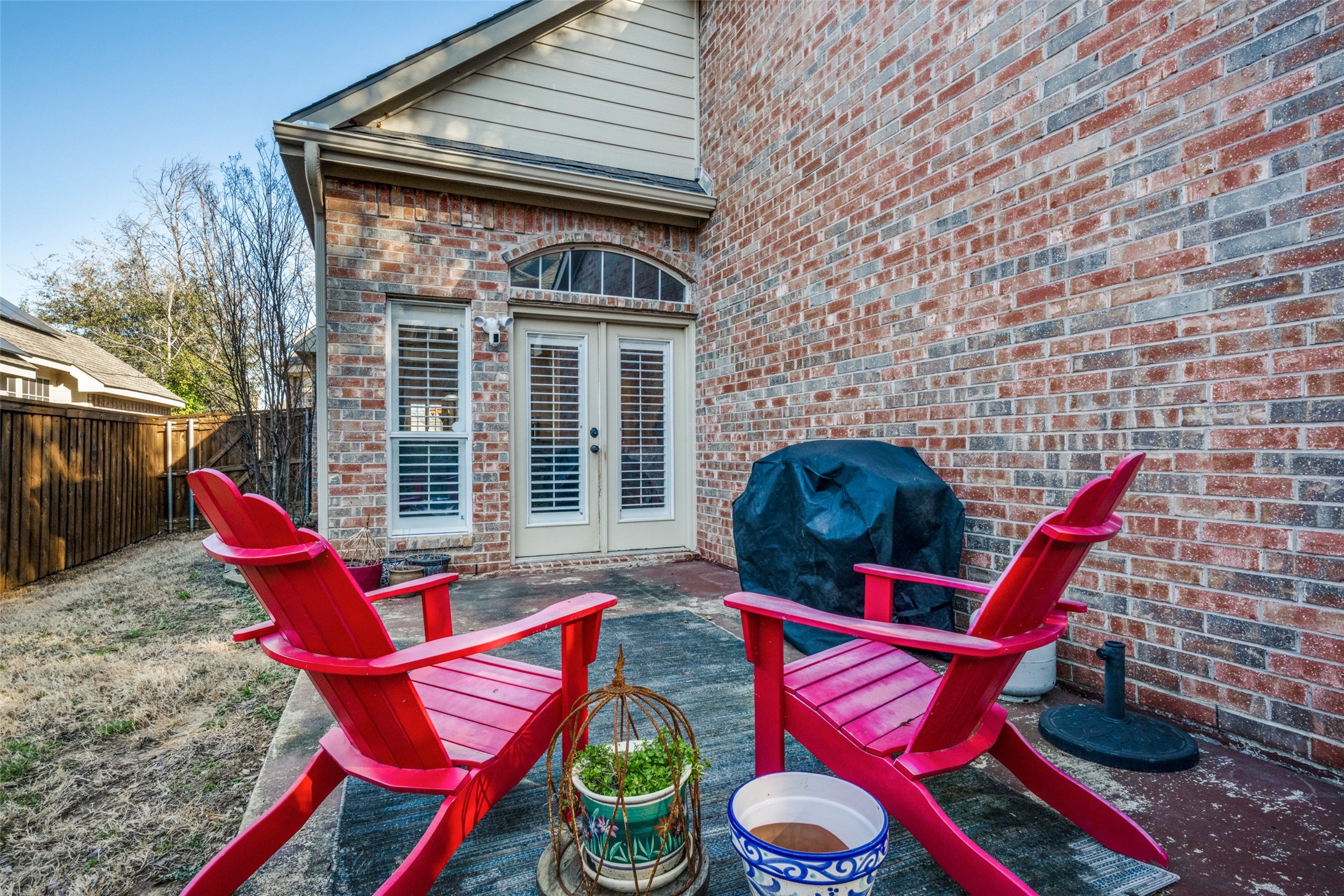 1605 Shadow Crest Drive