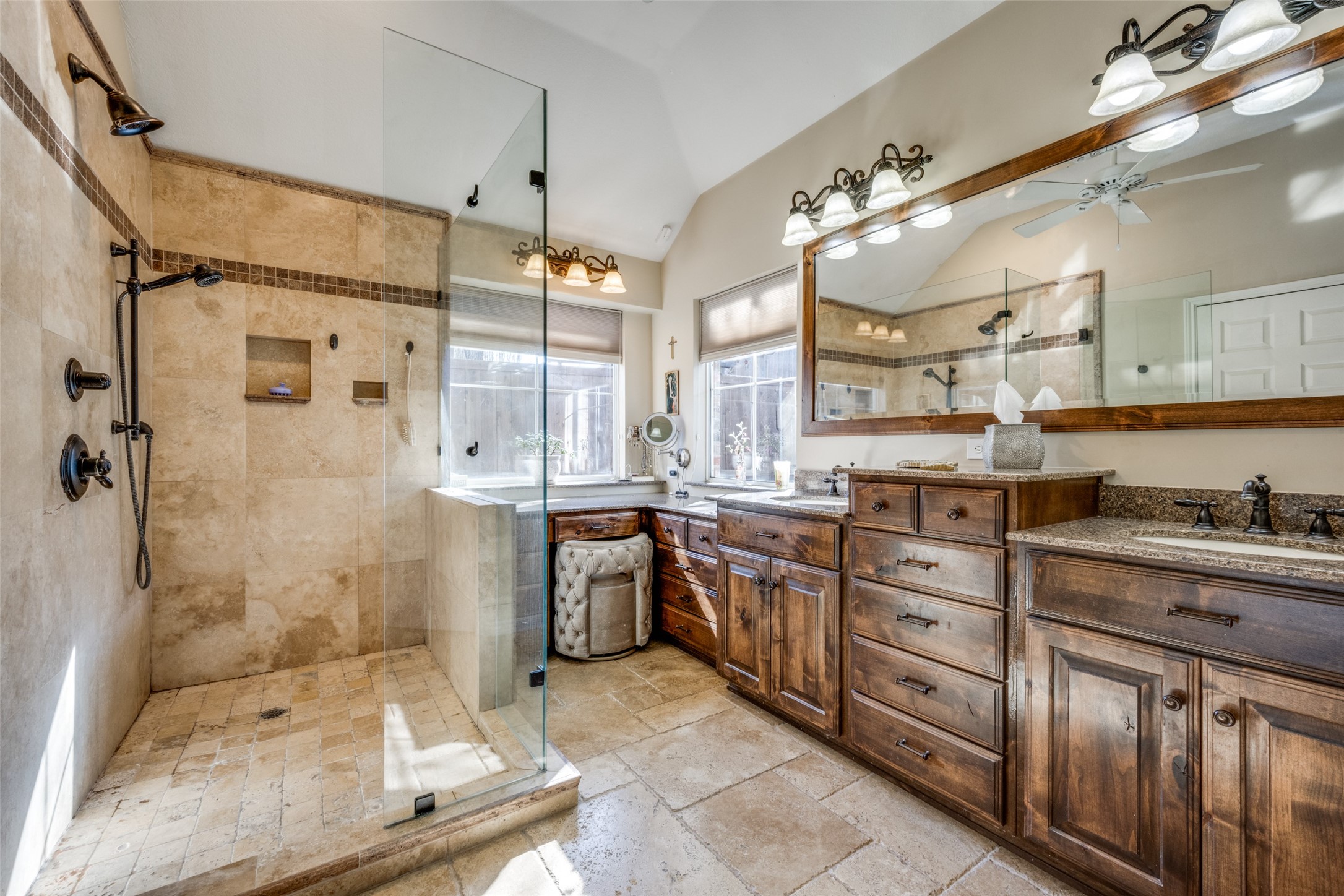 1605 Shadow Crest Drive