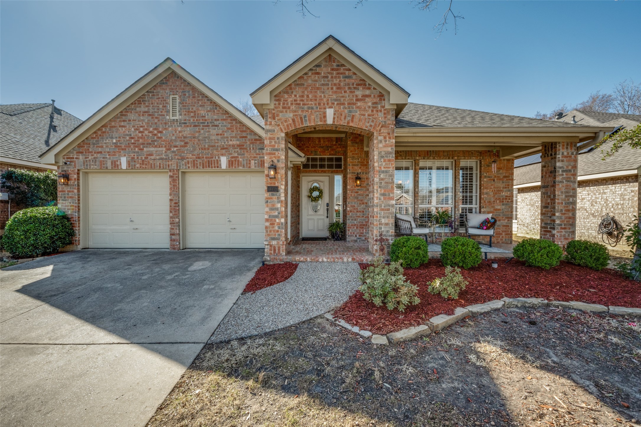 1605 Shadow Crest Drive