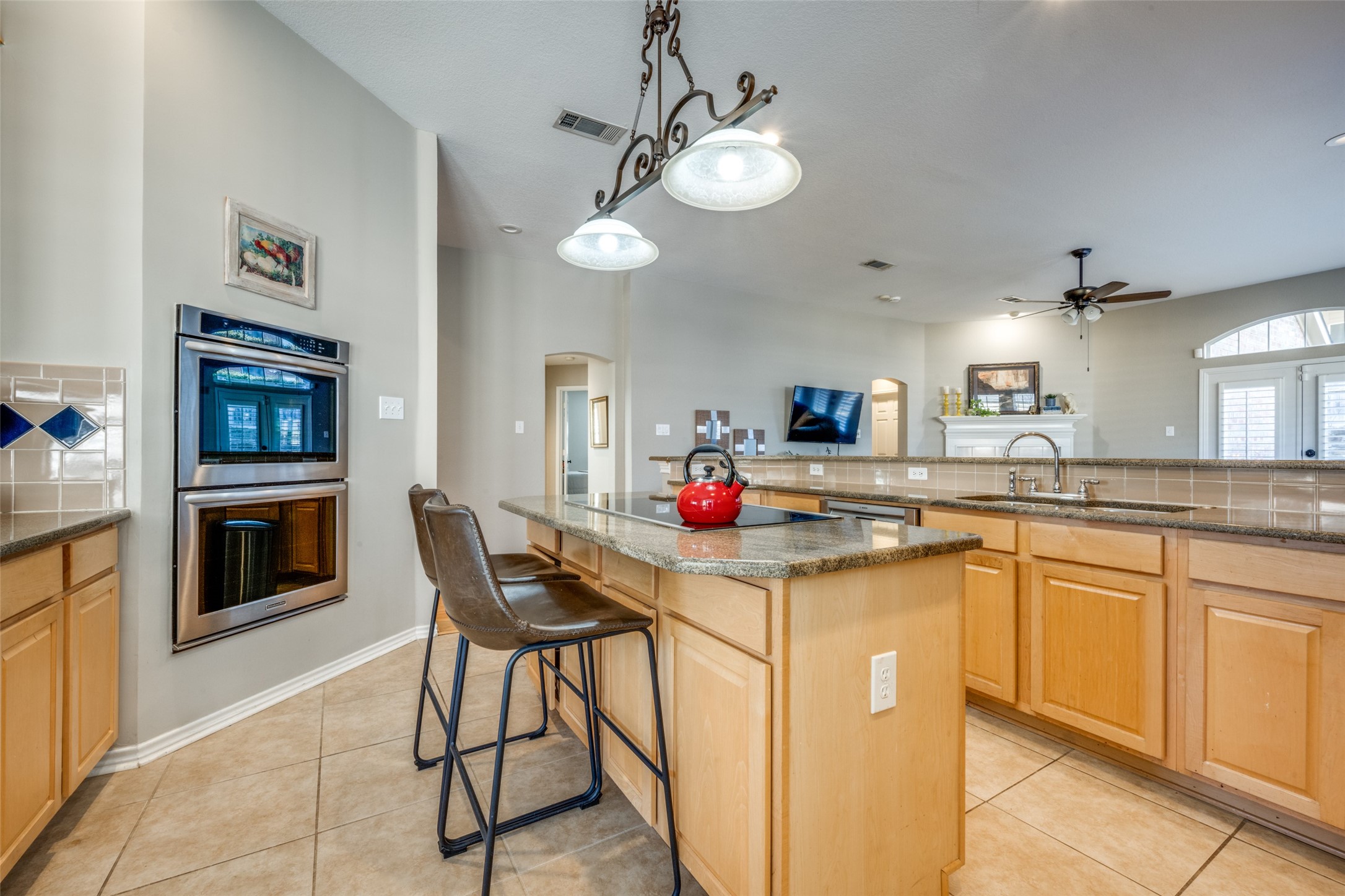 1605 Shadow Crest Drive
