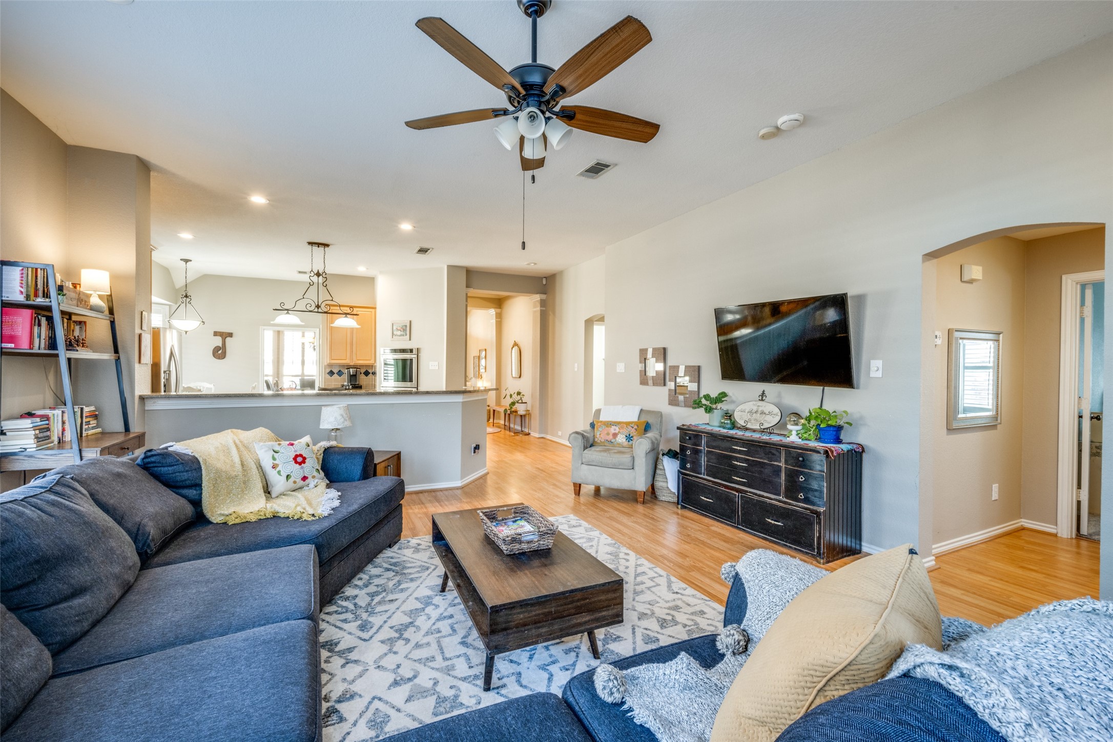1605 Shadow Crest Drive