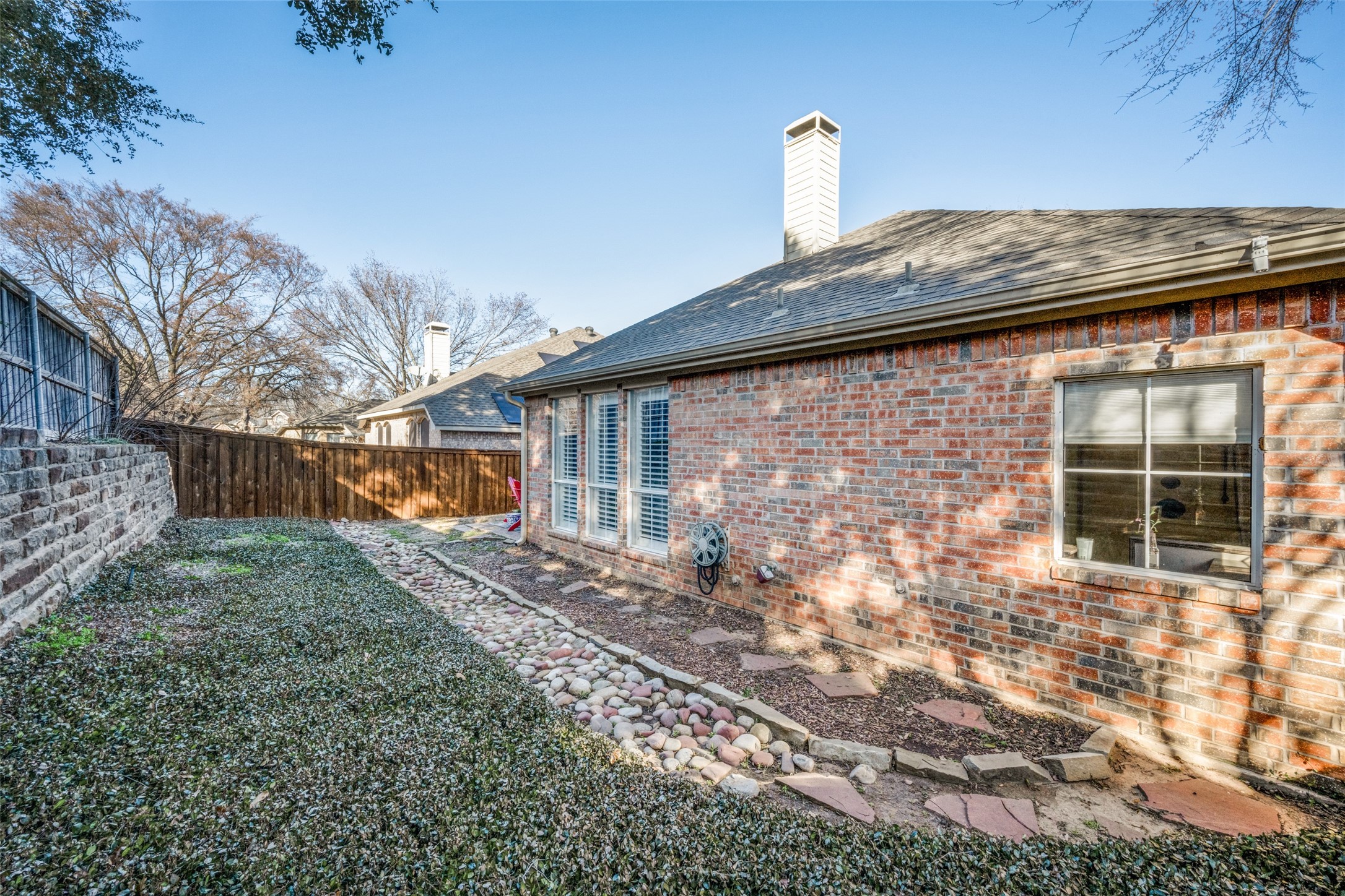 1605 Shadow Crest Drive