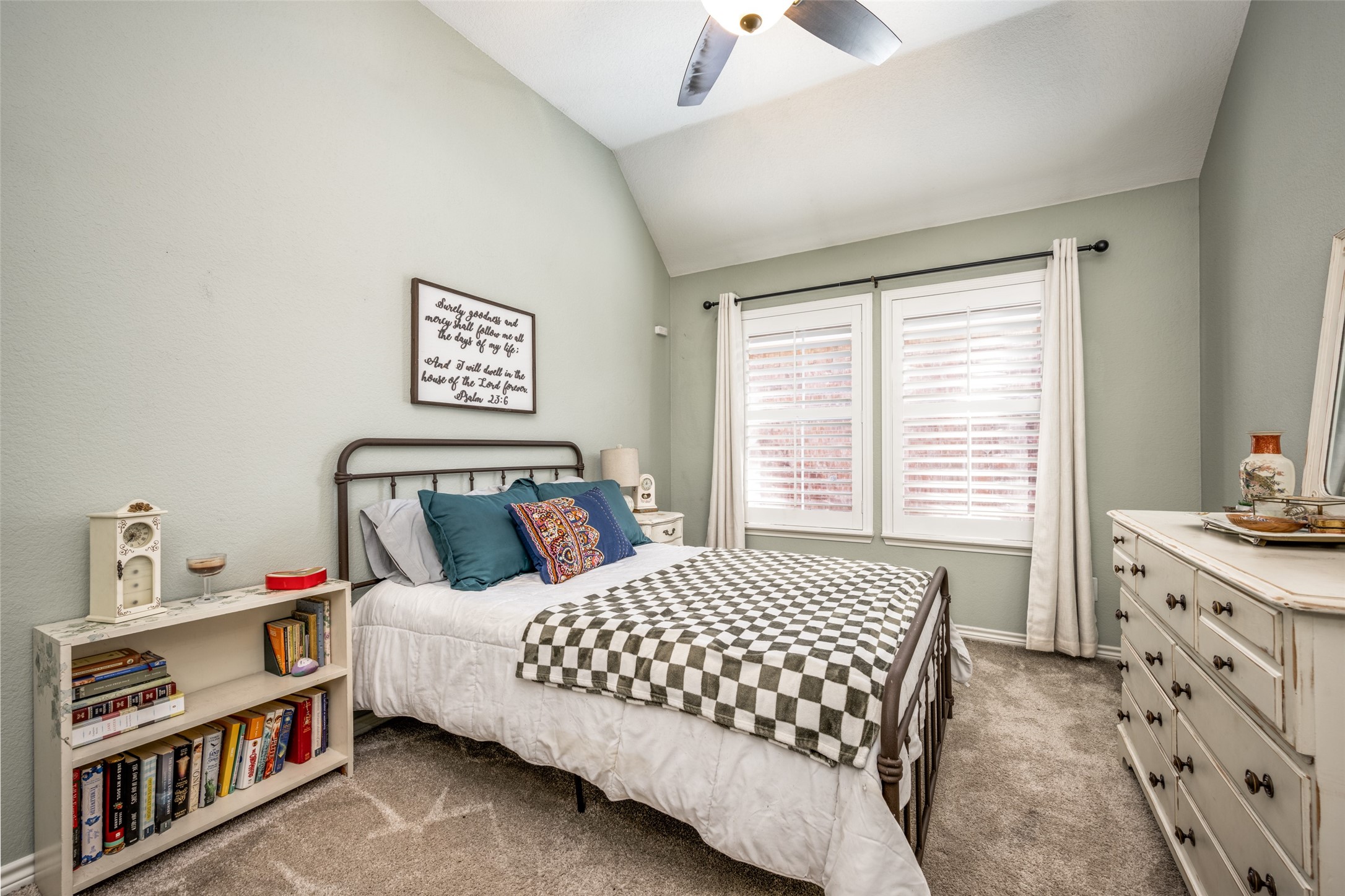 1605 Shadow Crest Drive