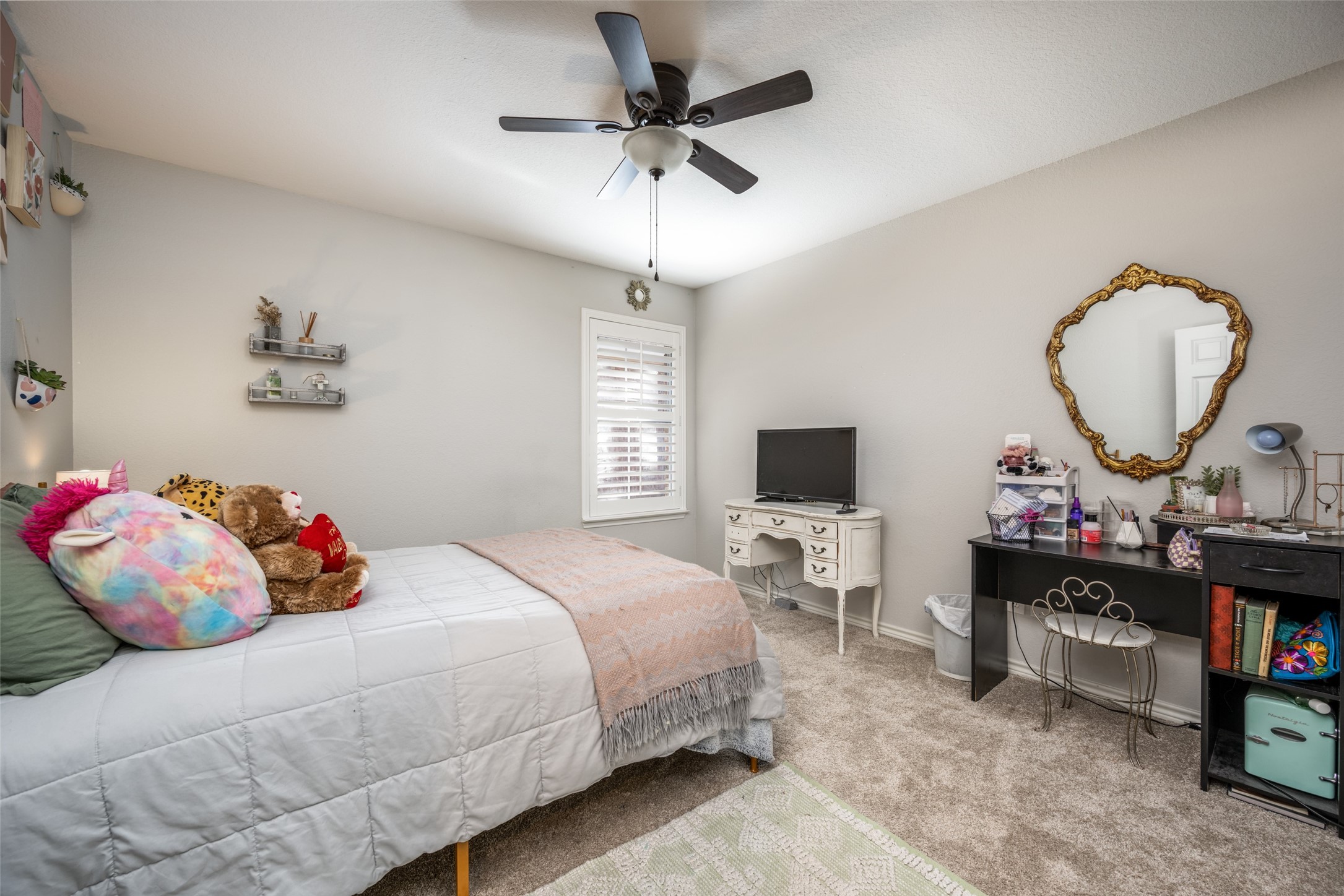 1605 Shadow Crest Drive