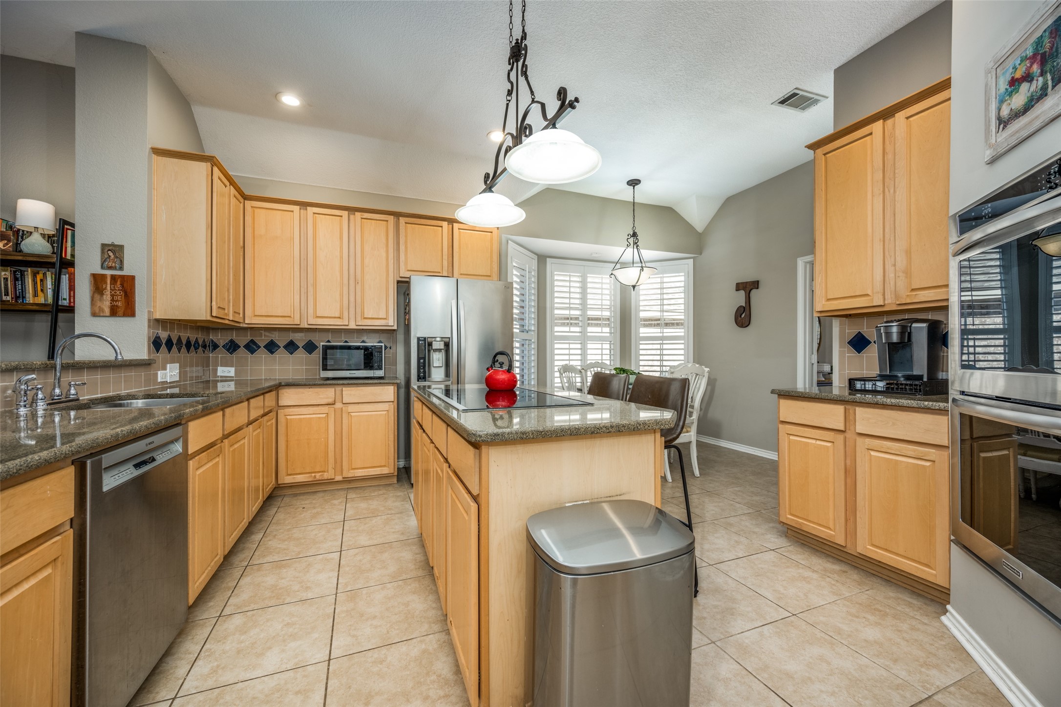 1605 Shadow Crest Drive
